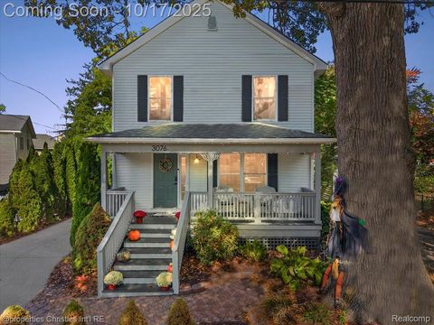 3076 Pridham Street Keego Harbor City MI 48320