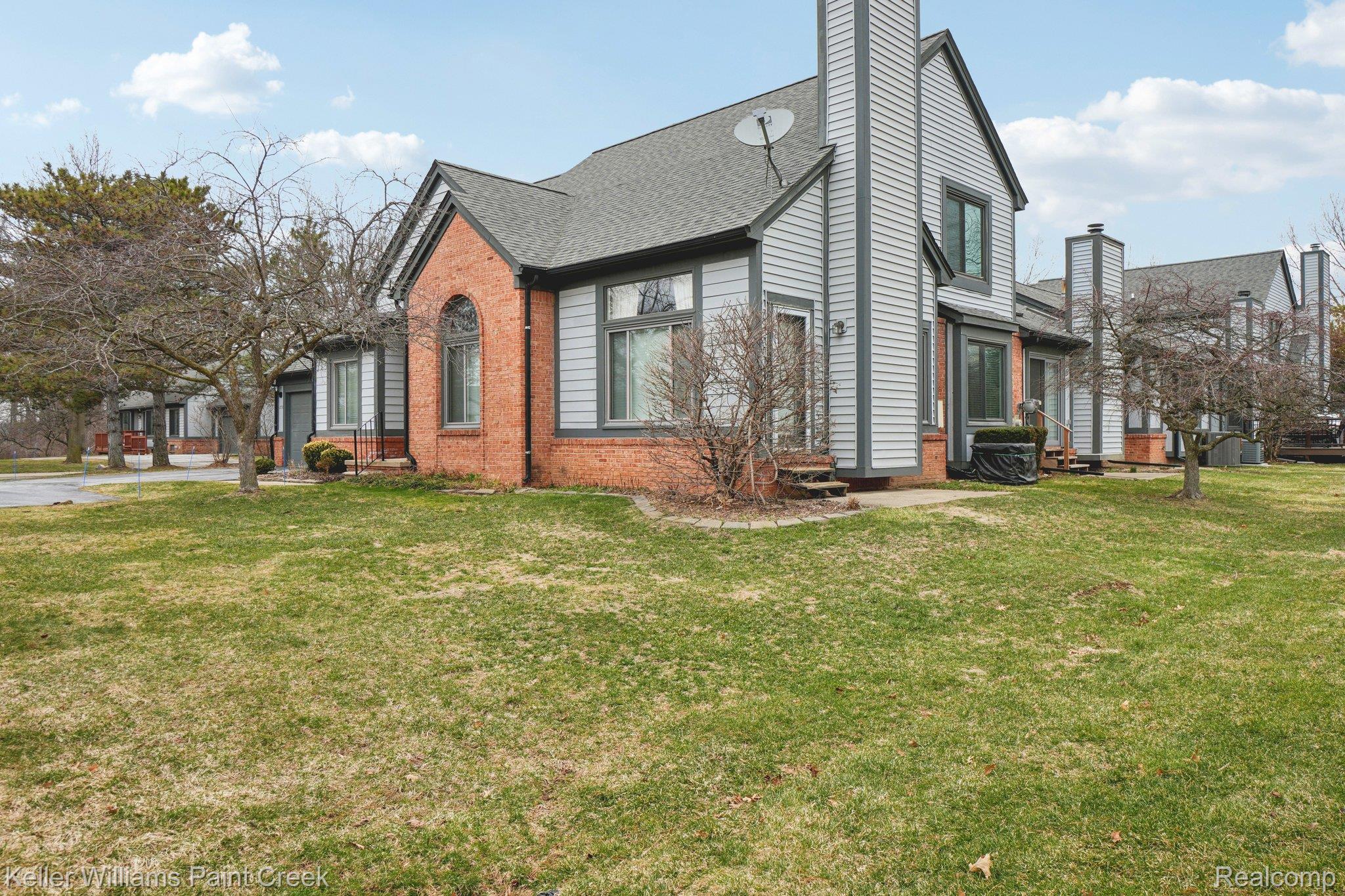 2799 Lochmoor Boulevard