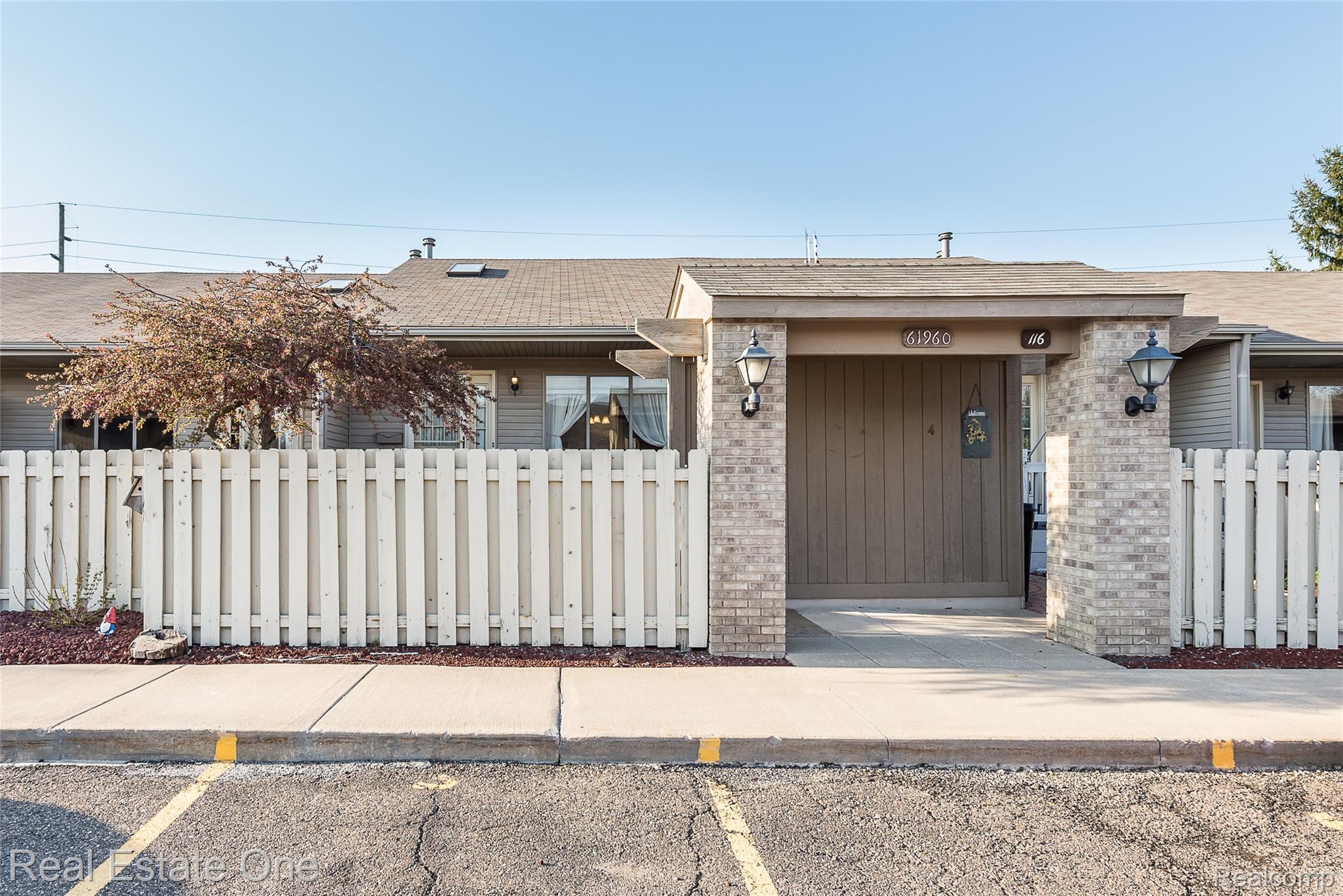61960 Arlington 3