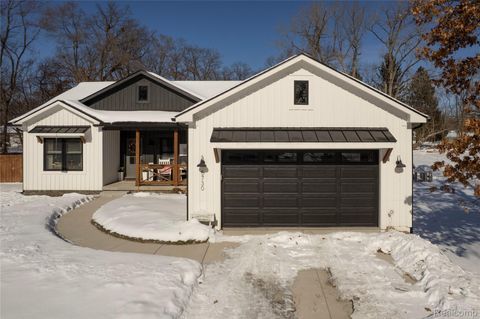 5730 Crescent Road Waterford Charter Township MI 48327