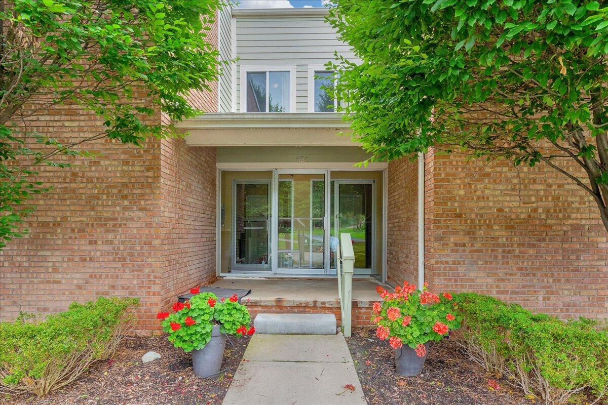 655 Randolph Street 103