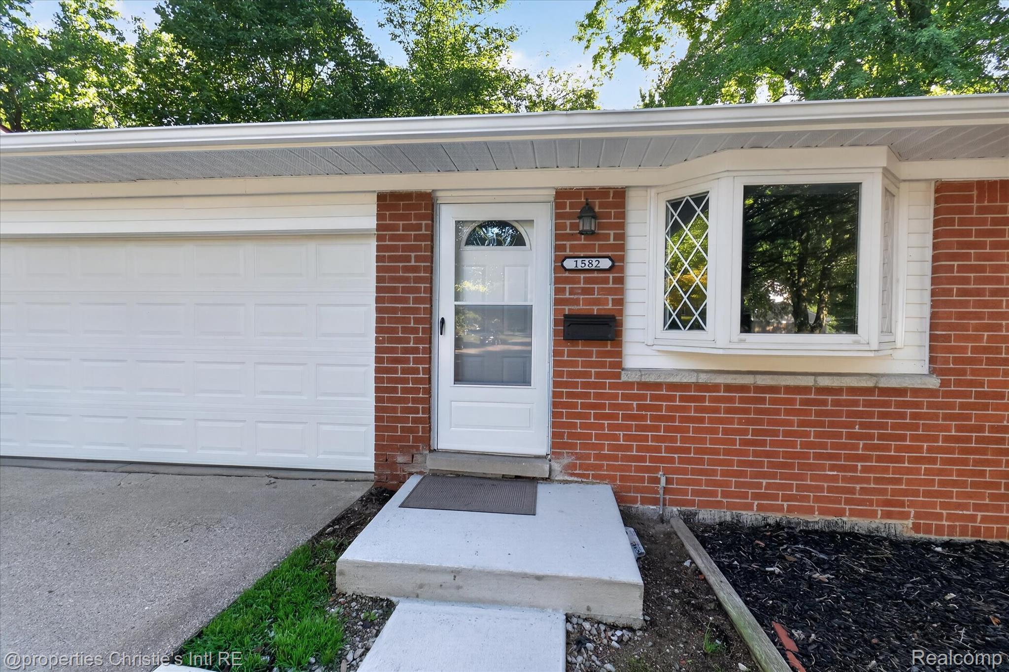 1582 Stephens Drive