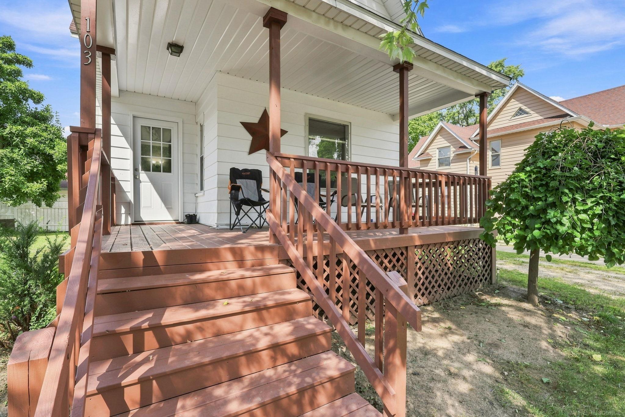 103 N Neeper Street