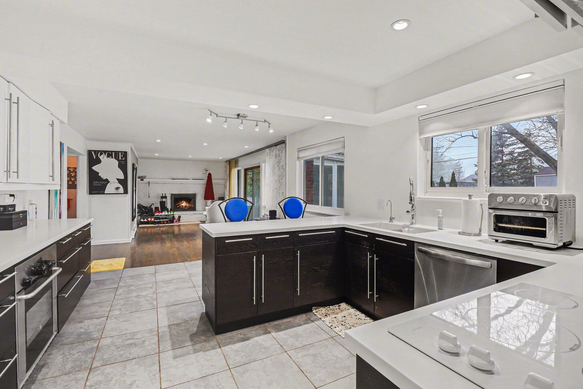 2028 E Hammond Lake Drive