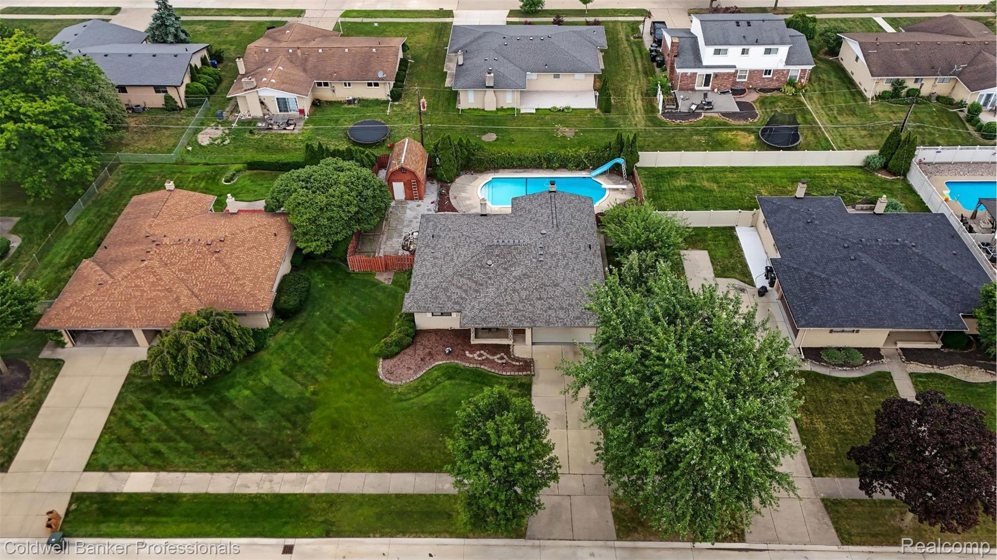 36544 Thomas Drive