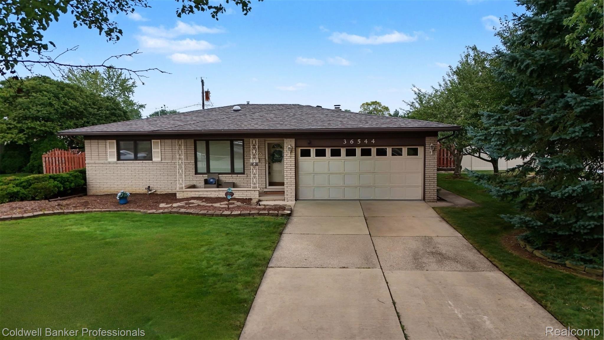 36544 Thomas Drive