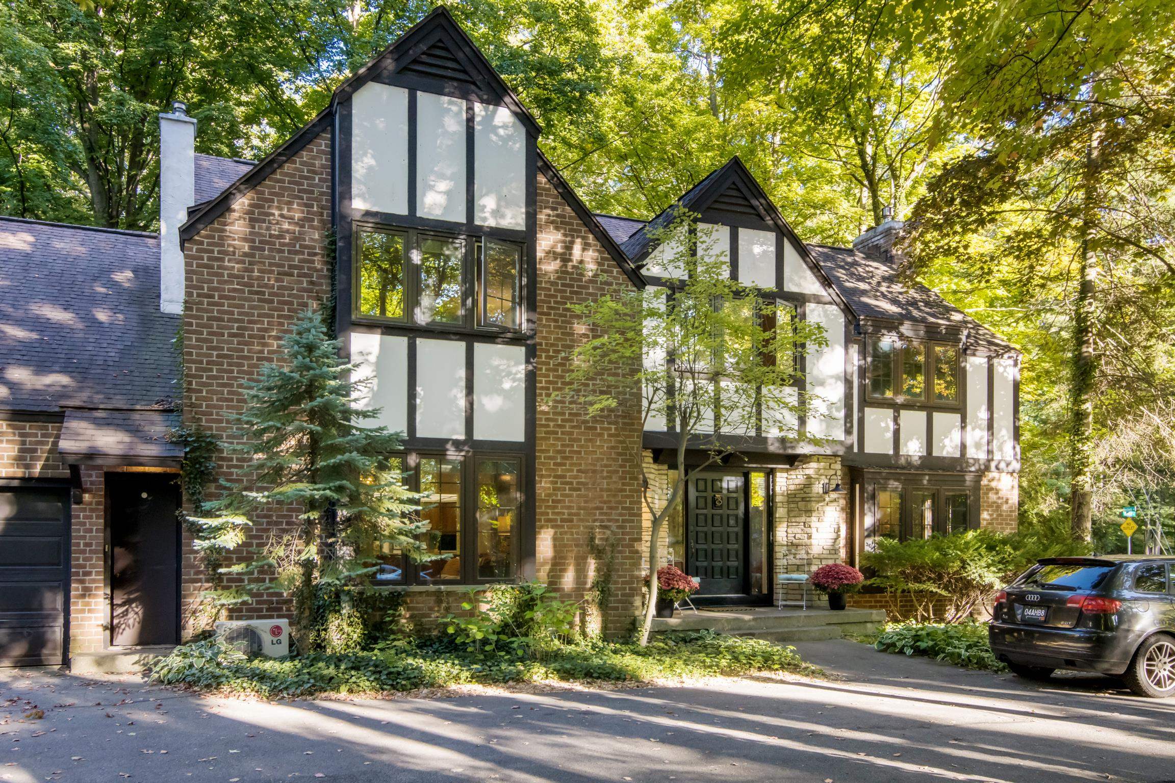 1302 Peninsula Drive