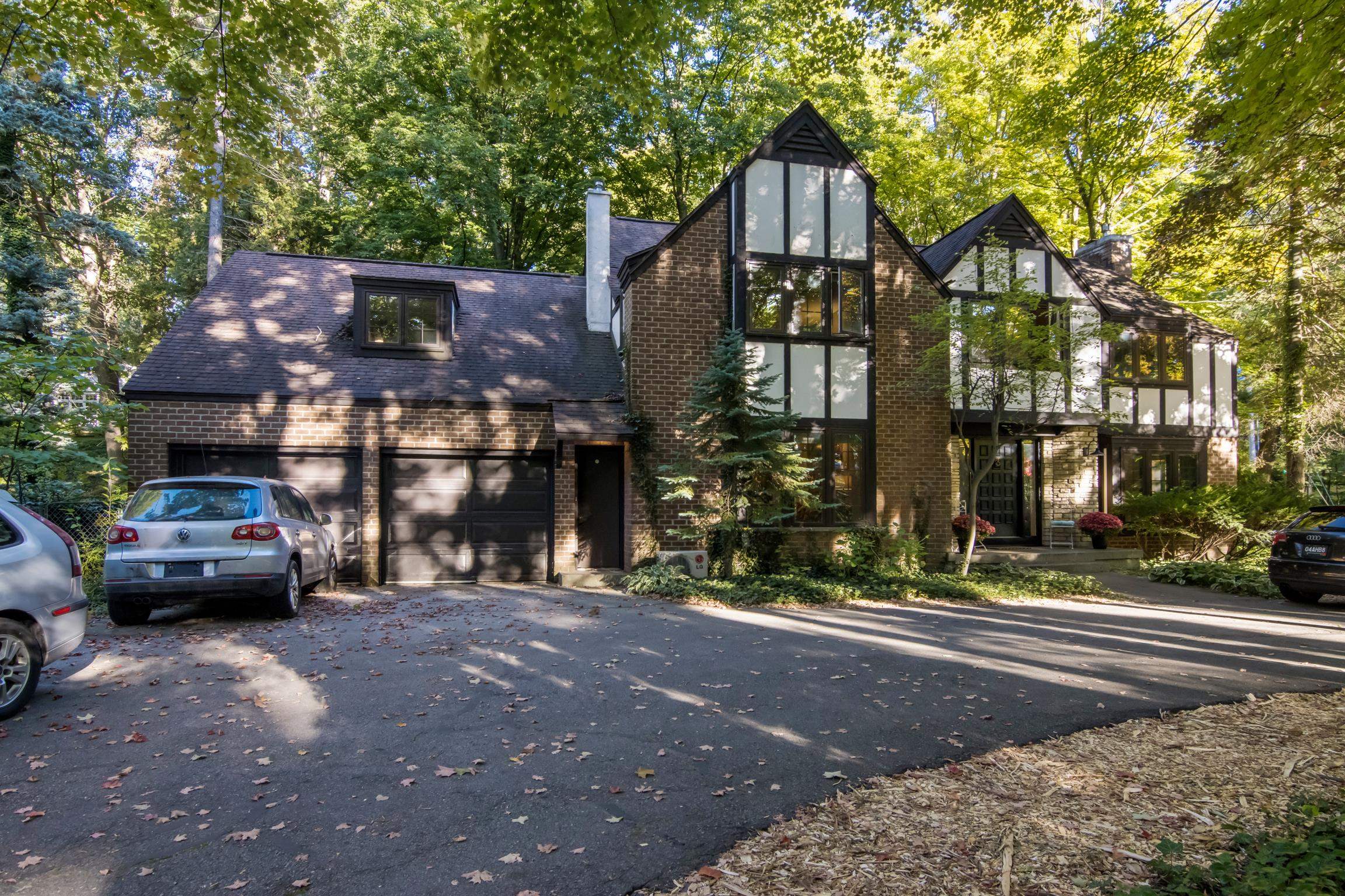 1302 Peninsula Drive