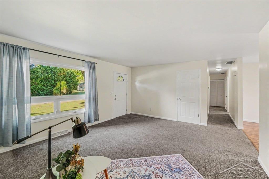 1937 S Mackenzie Lane