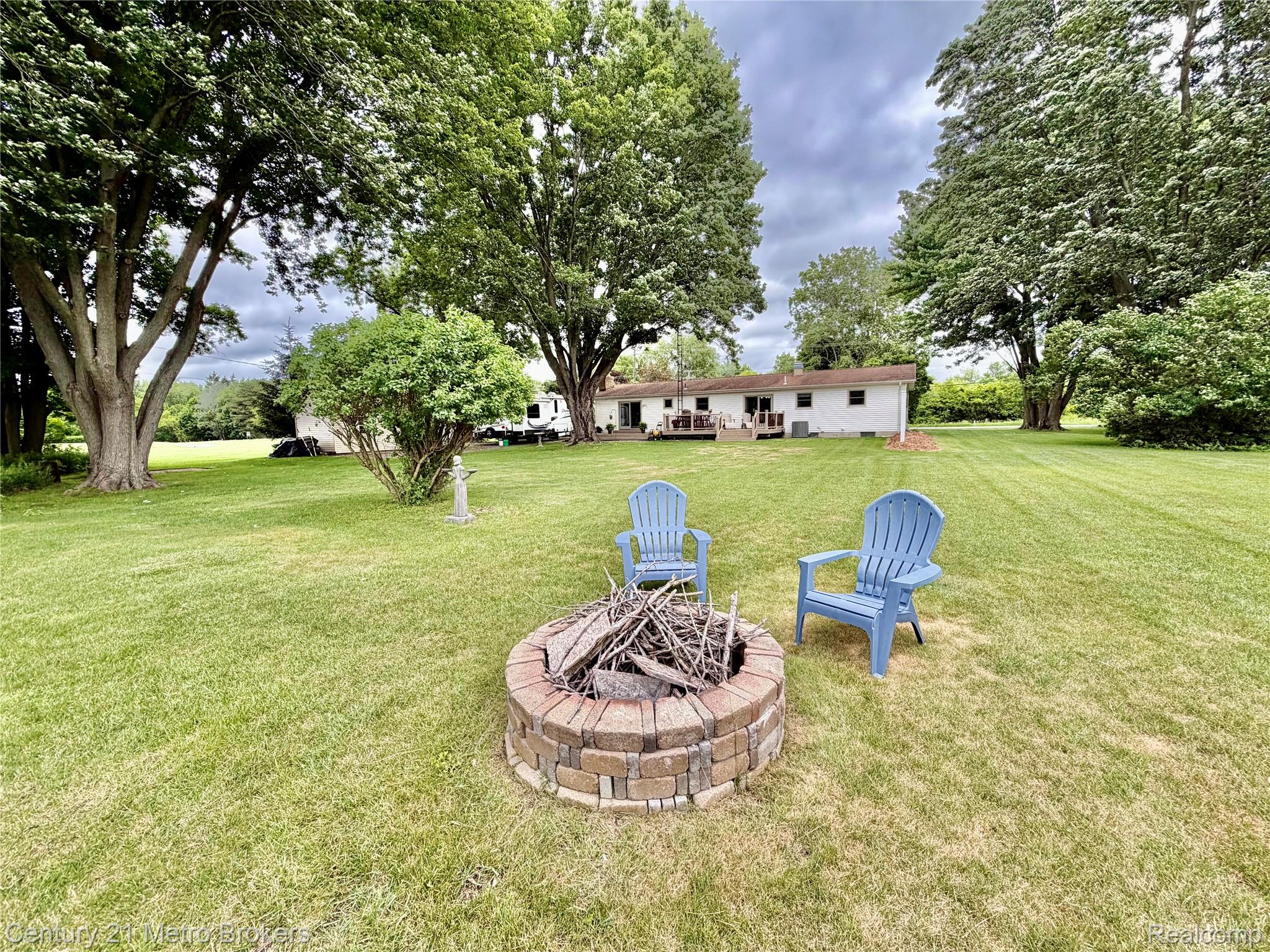 3259 N Seymour Road