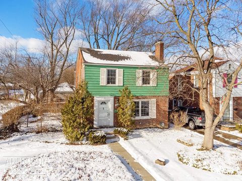 19201 Linville Street Grosse Pointe Woods City MI 48236