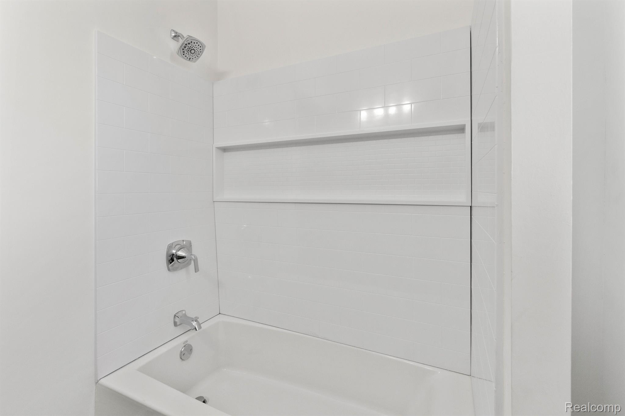 Detroit City, Michigan 48202, United States, 2 Bedrooms Bedrooms, ,1 BathroomBathrooms,Residential,Active,199780