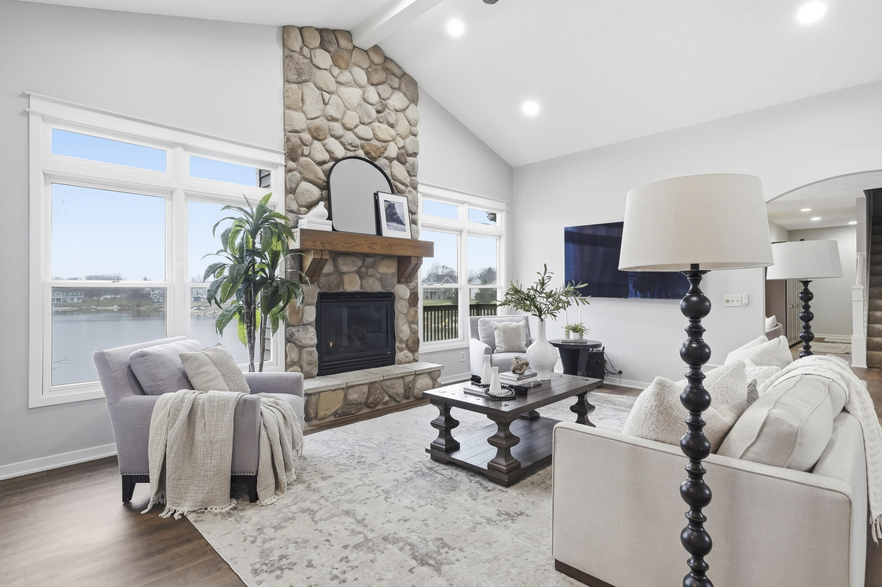 8886 Stonepoint Court