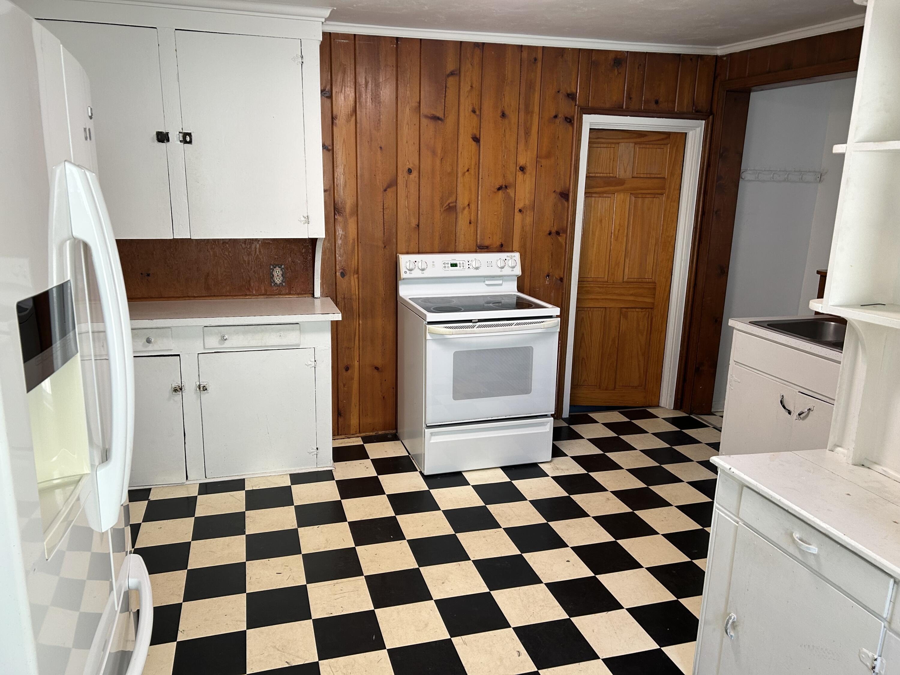 203 W 9th Street