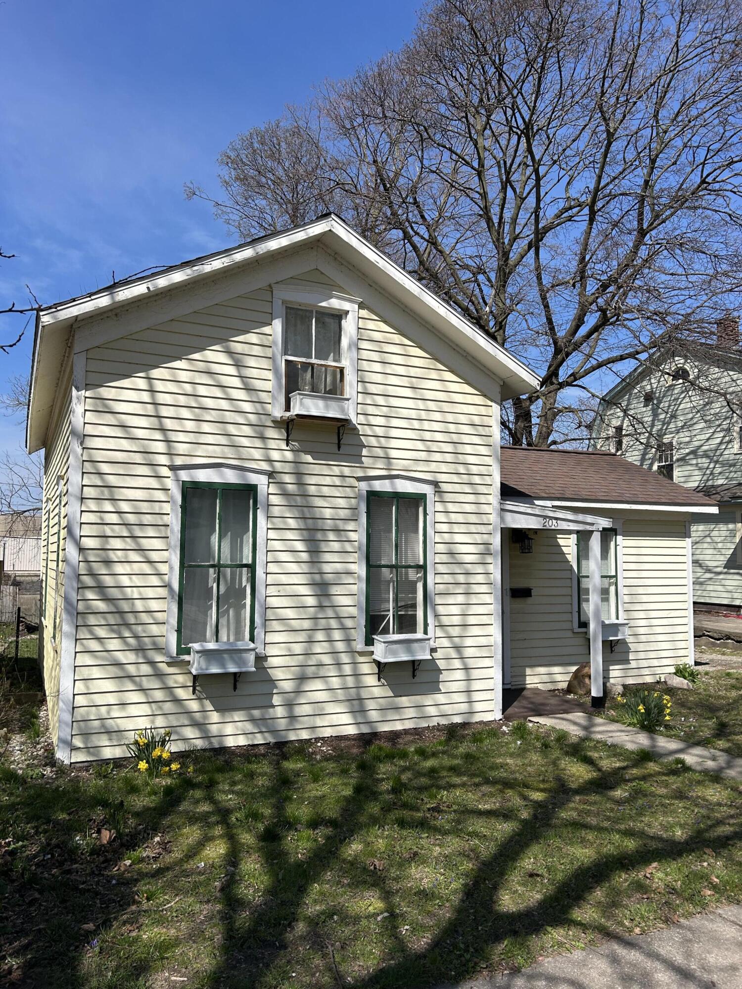 203 W 9th Street