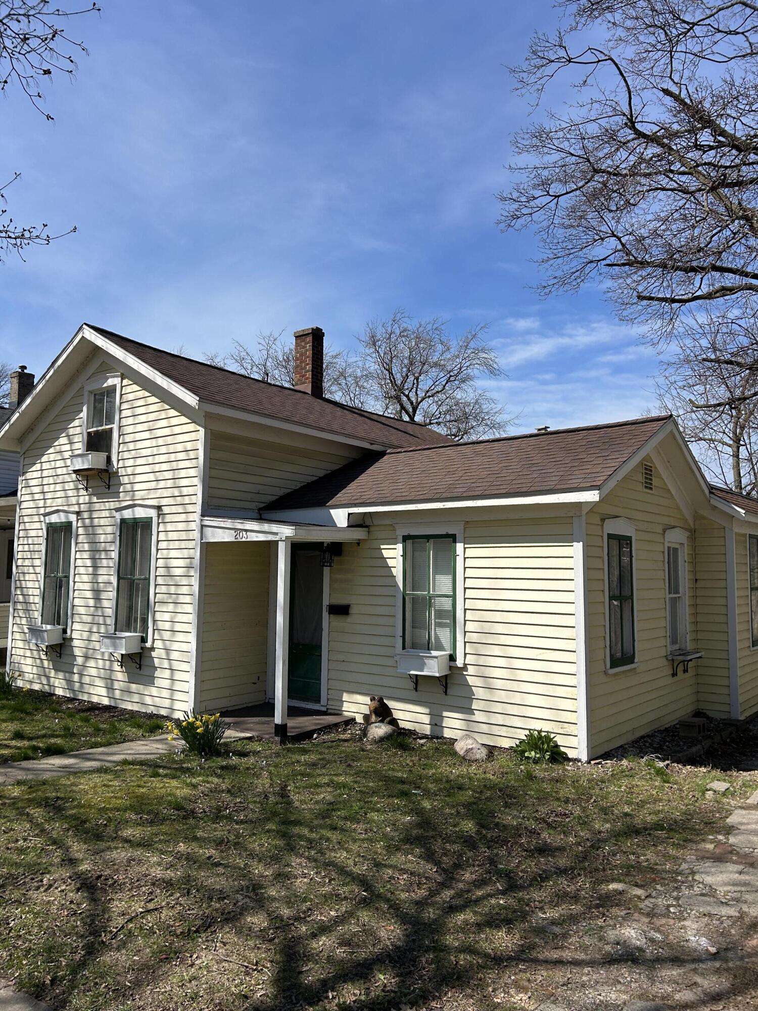 203 W 9th Street
