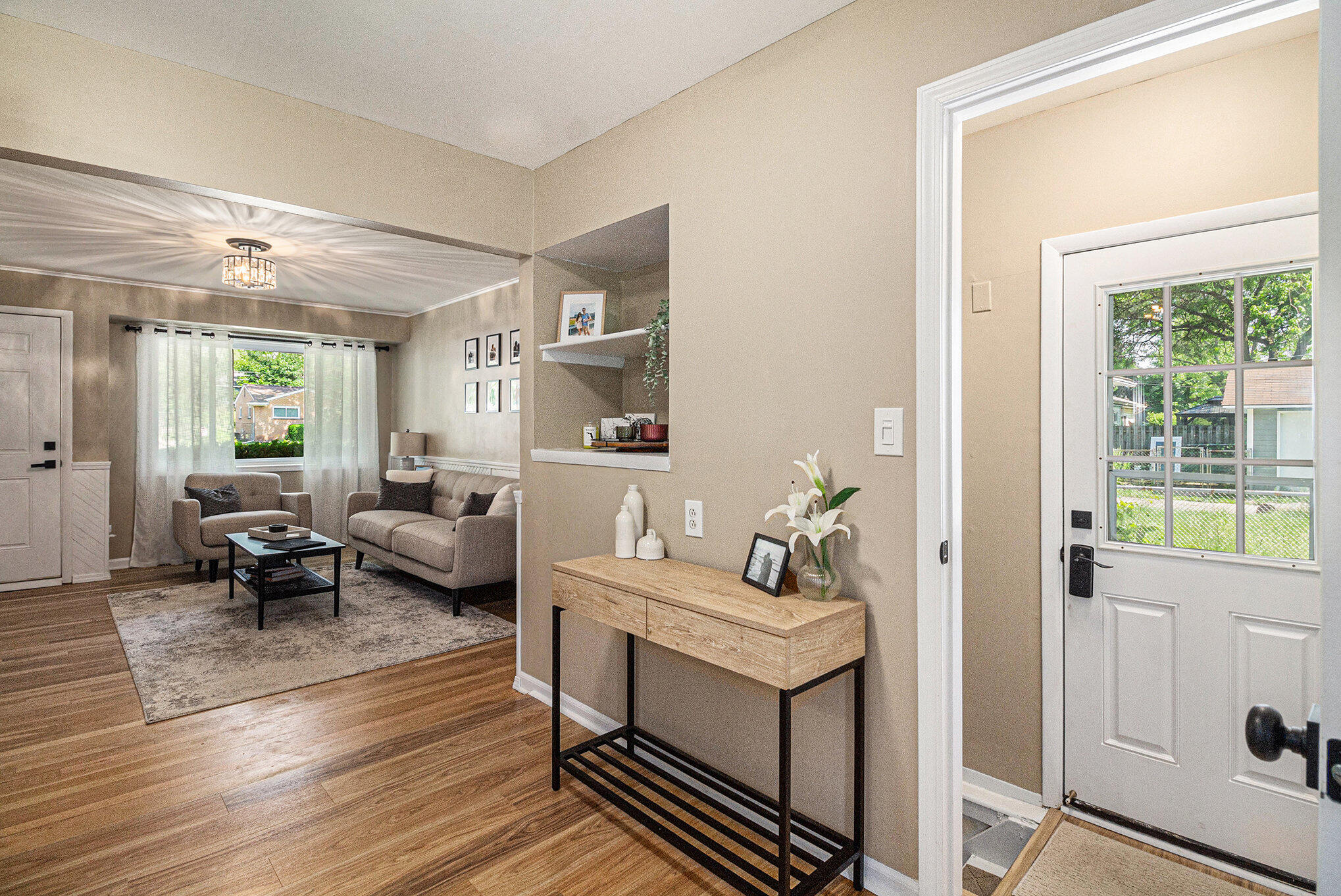 1025 Queen Court