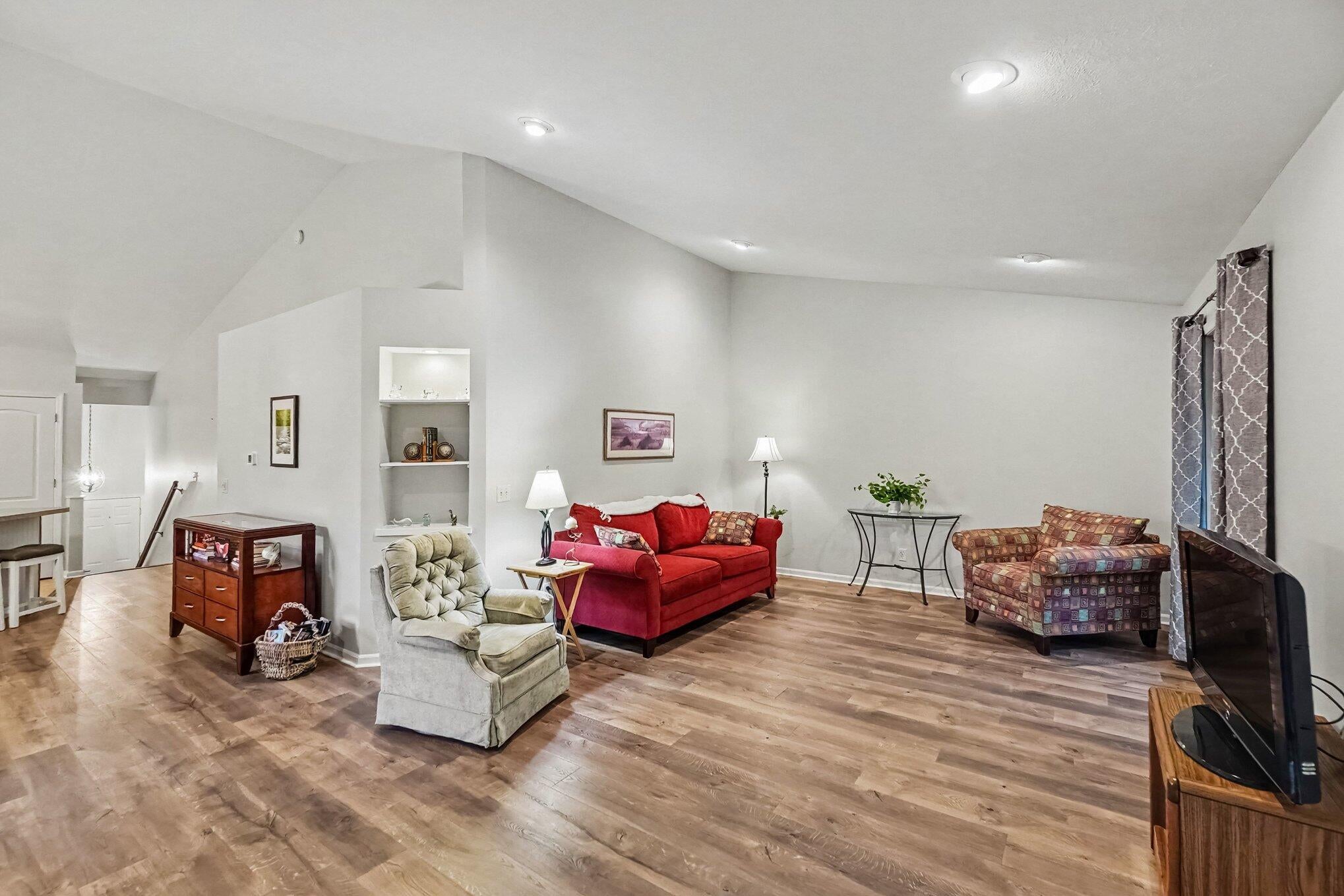 1229 S Timberview Drive