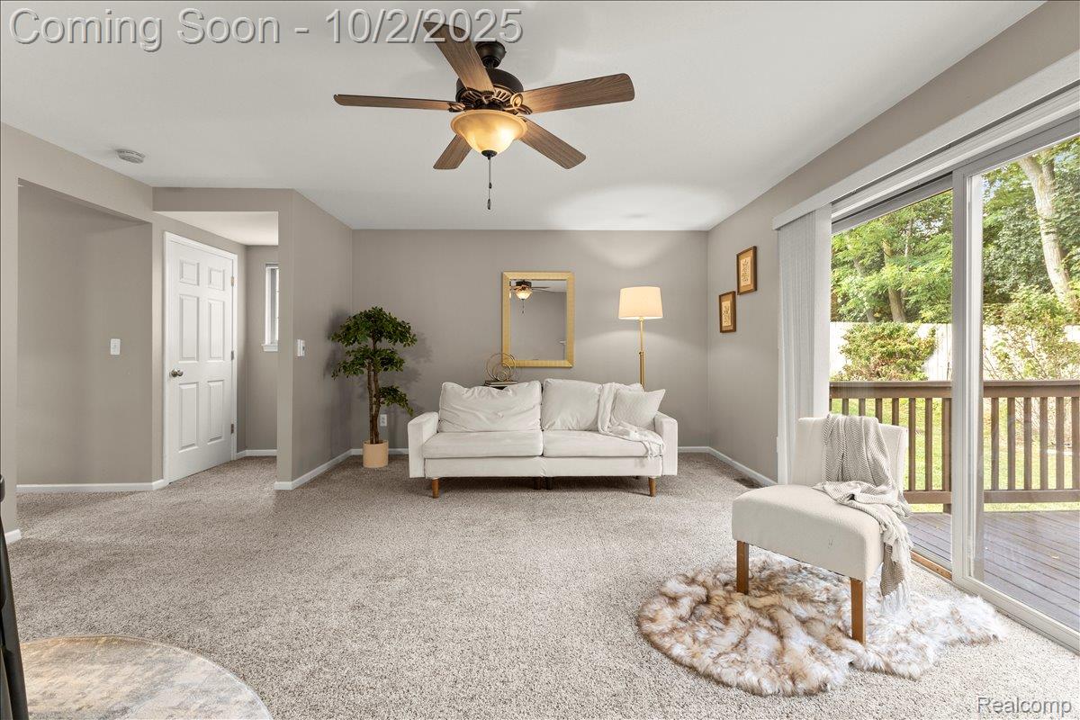 Waterford Charter Township, Michigan 48327, United States, 2 Bedrooms Bedrooms, ,3 BathroomsBathrooms,Residential,Coming Soon,218562