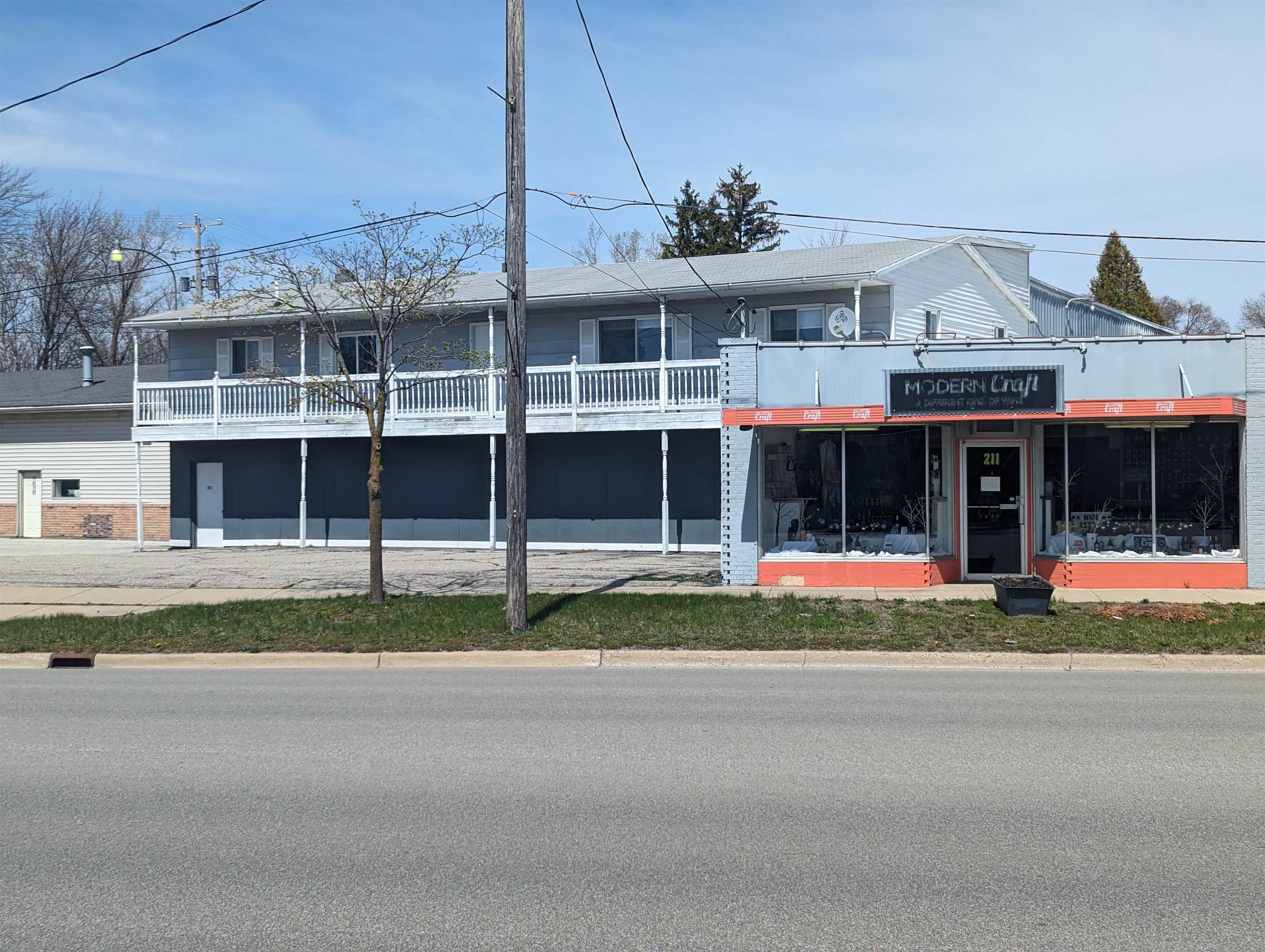 211 E Huron Road