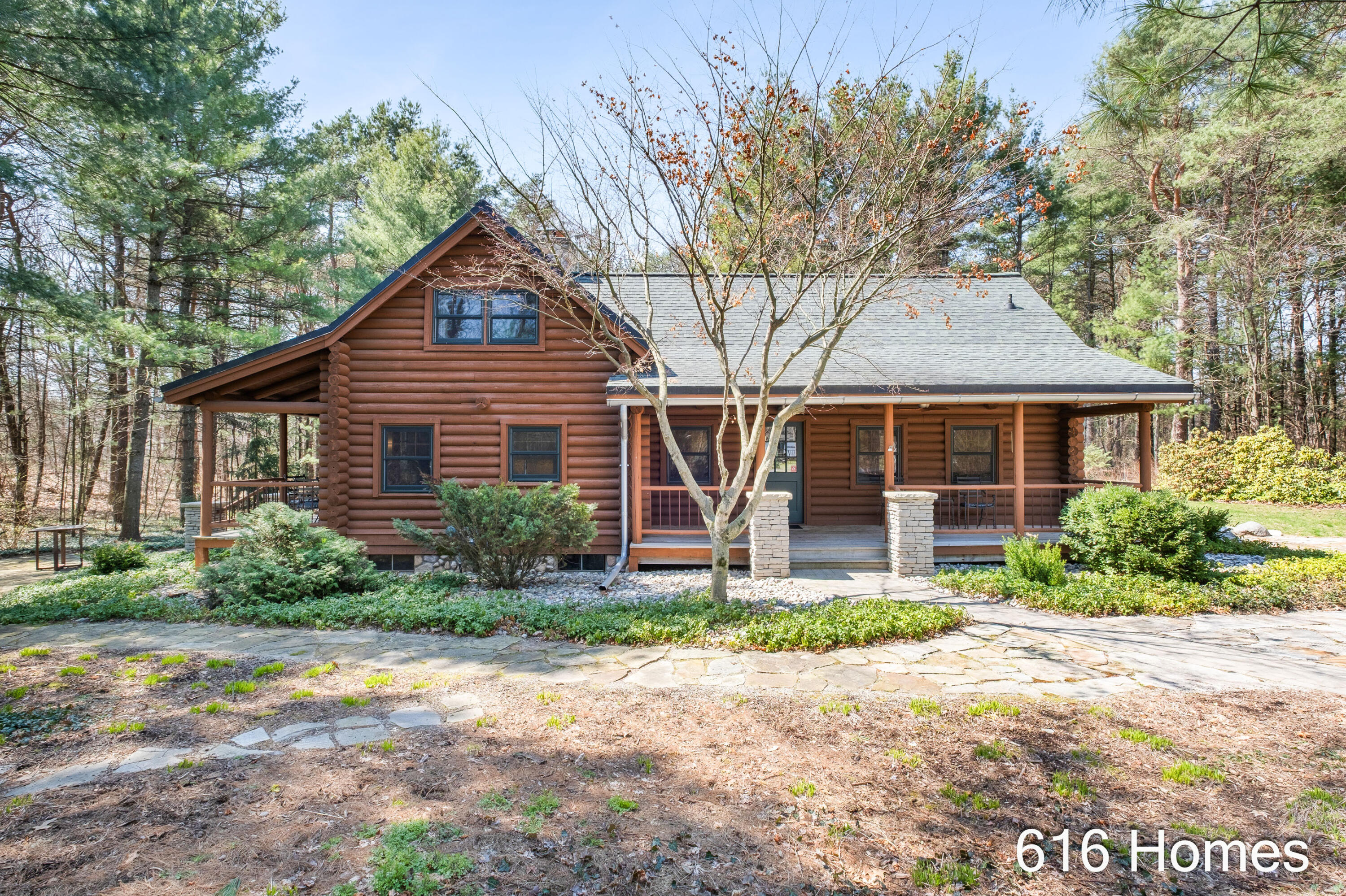 8915 Jewell Avenue NE