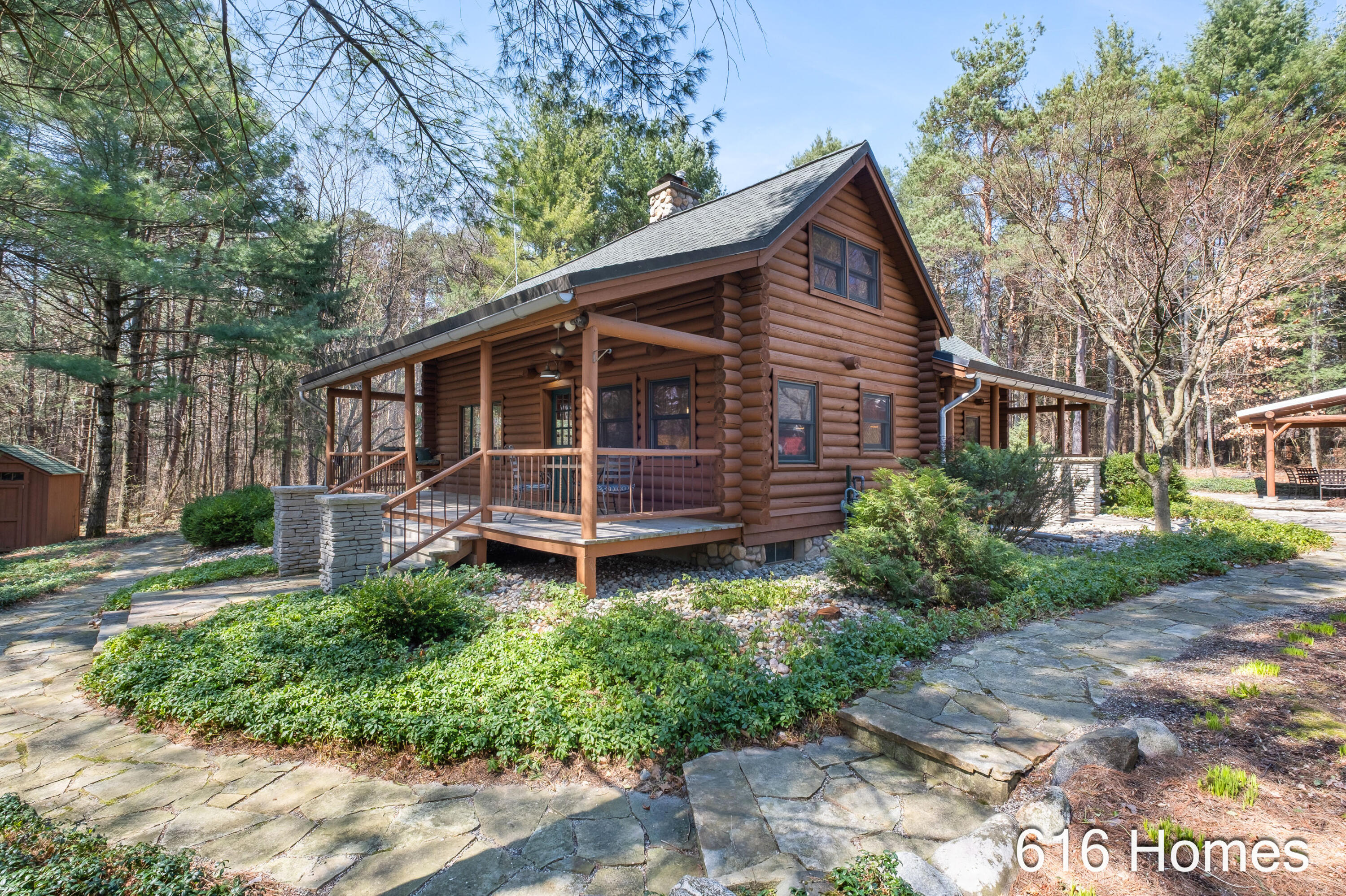 8915 Jewell Avenue NE