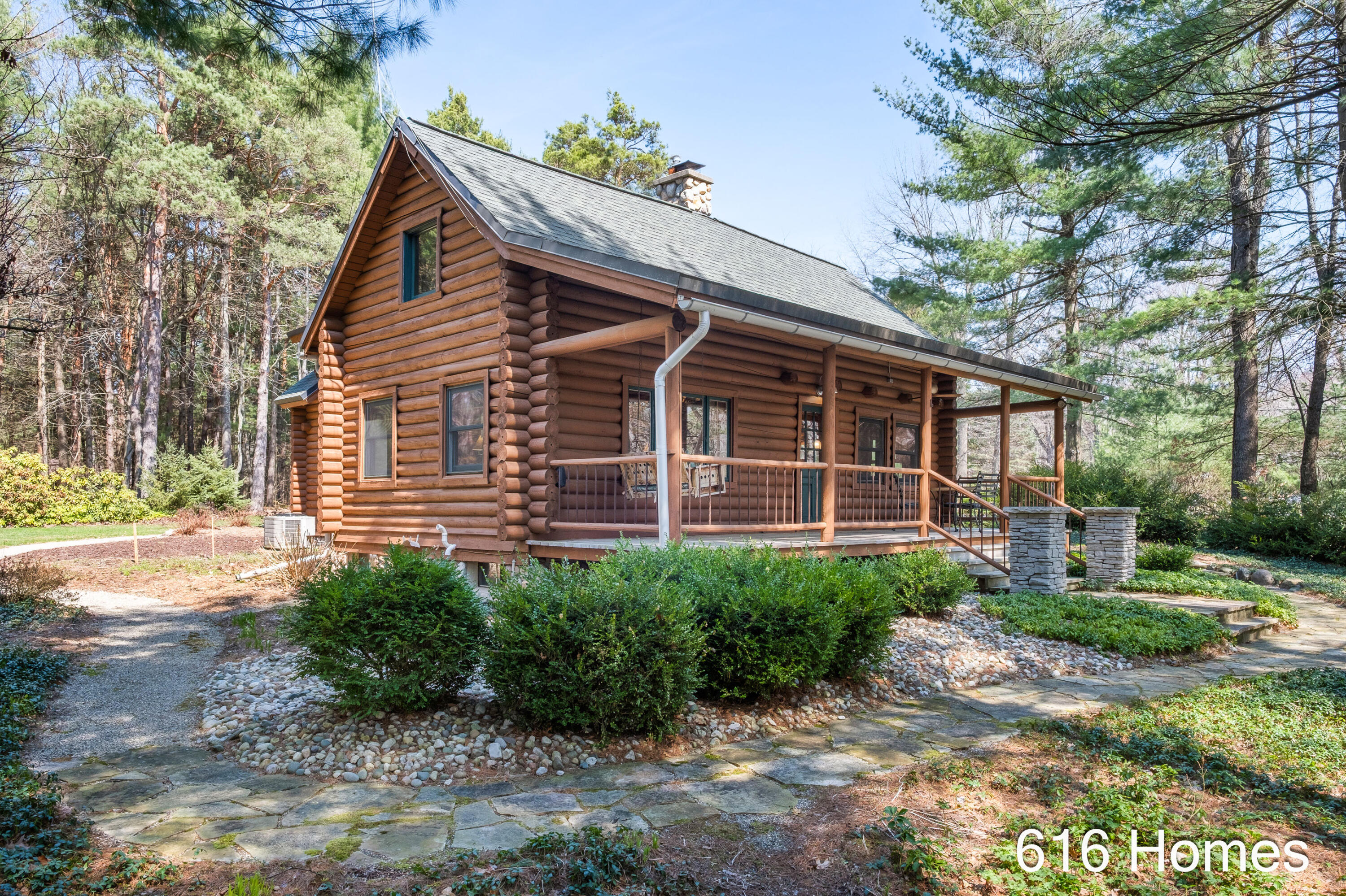 8915 Jewell Avenue NE