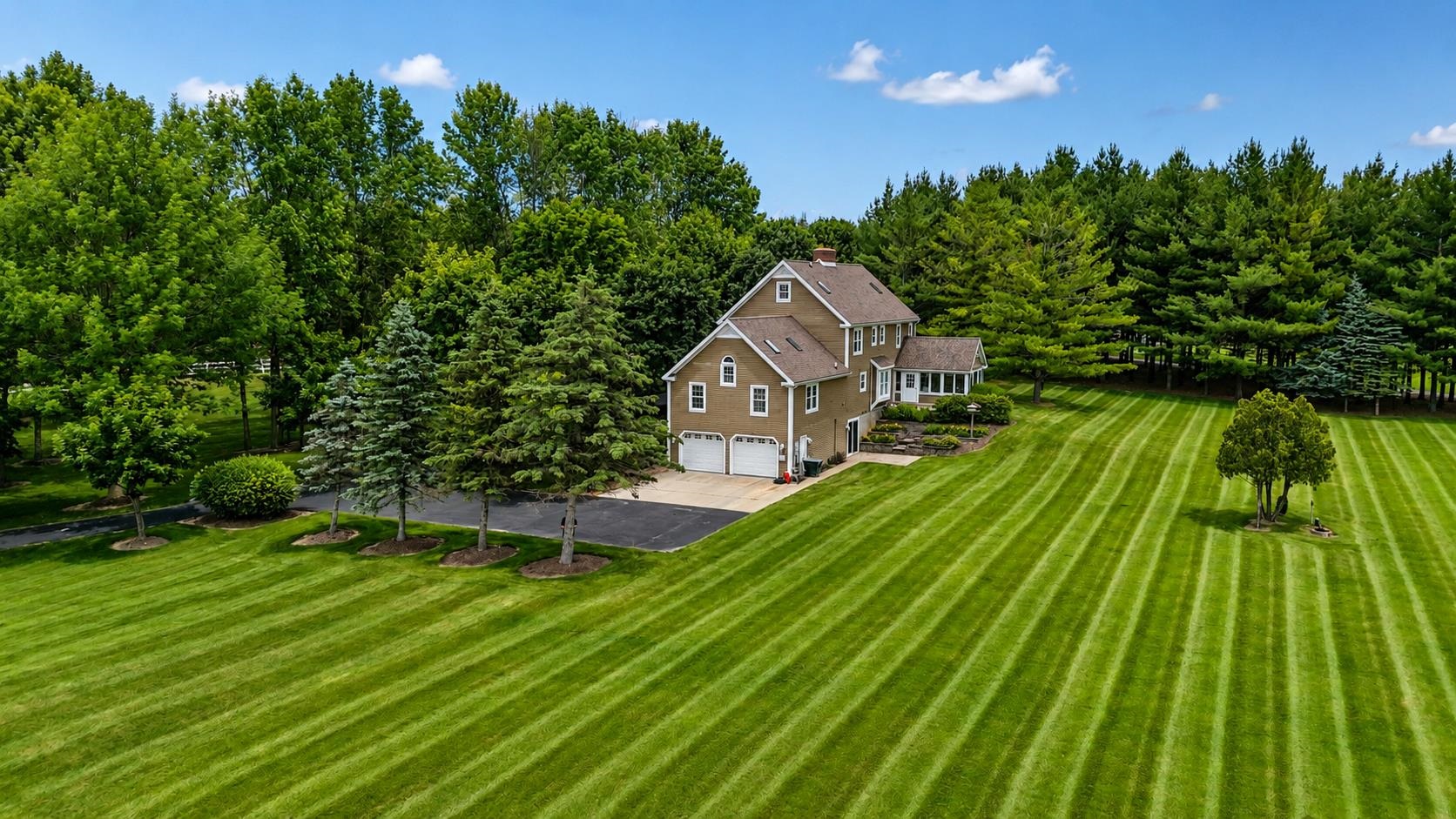 608 E Bluegrass Road