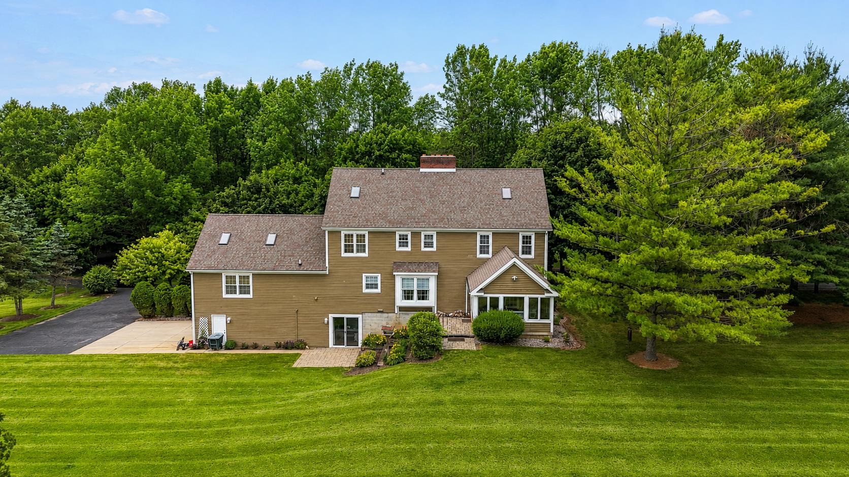 608 E Bluegrass Road
