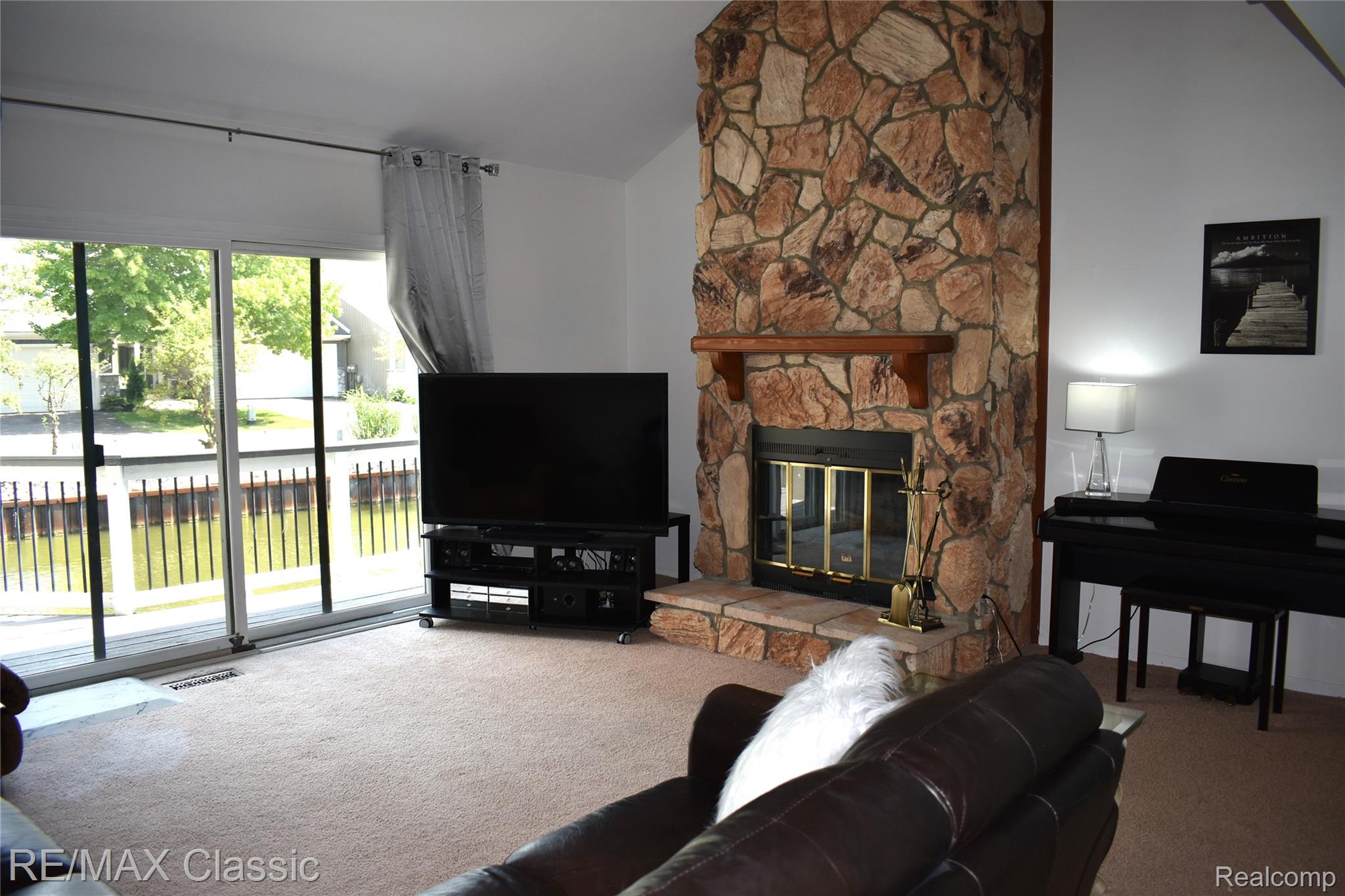1667 Harbor Cove
