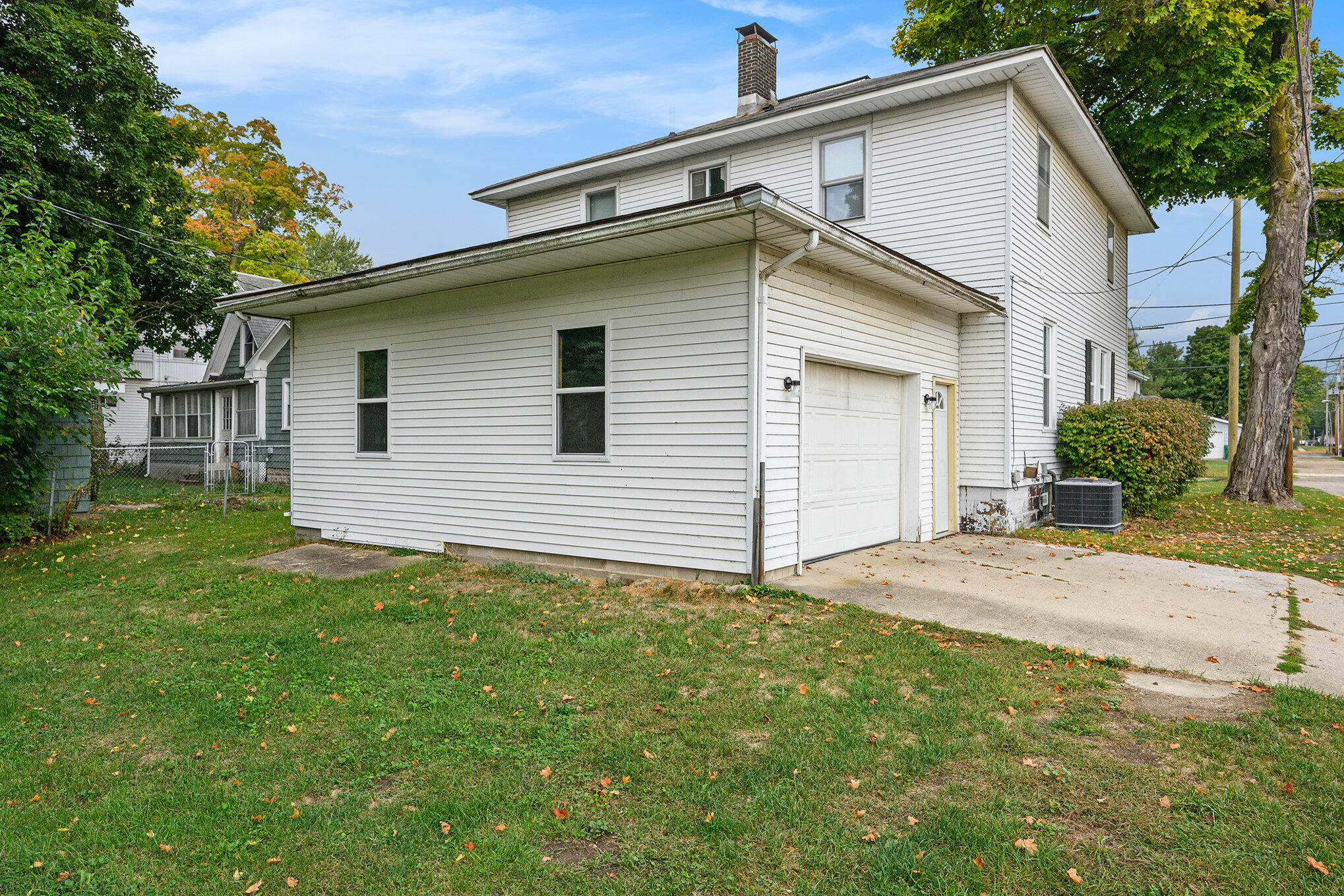 Three Rivers City, Michigan 49093, United States, 5 Bedrooms Bedrooms, ,2 BathroomsBathrooms,Residential,Active,216498
