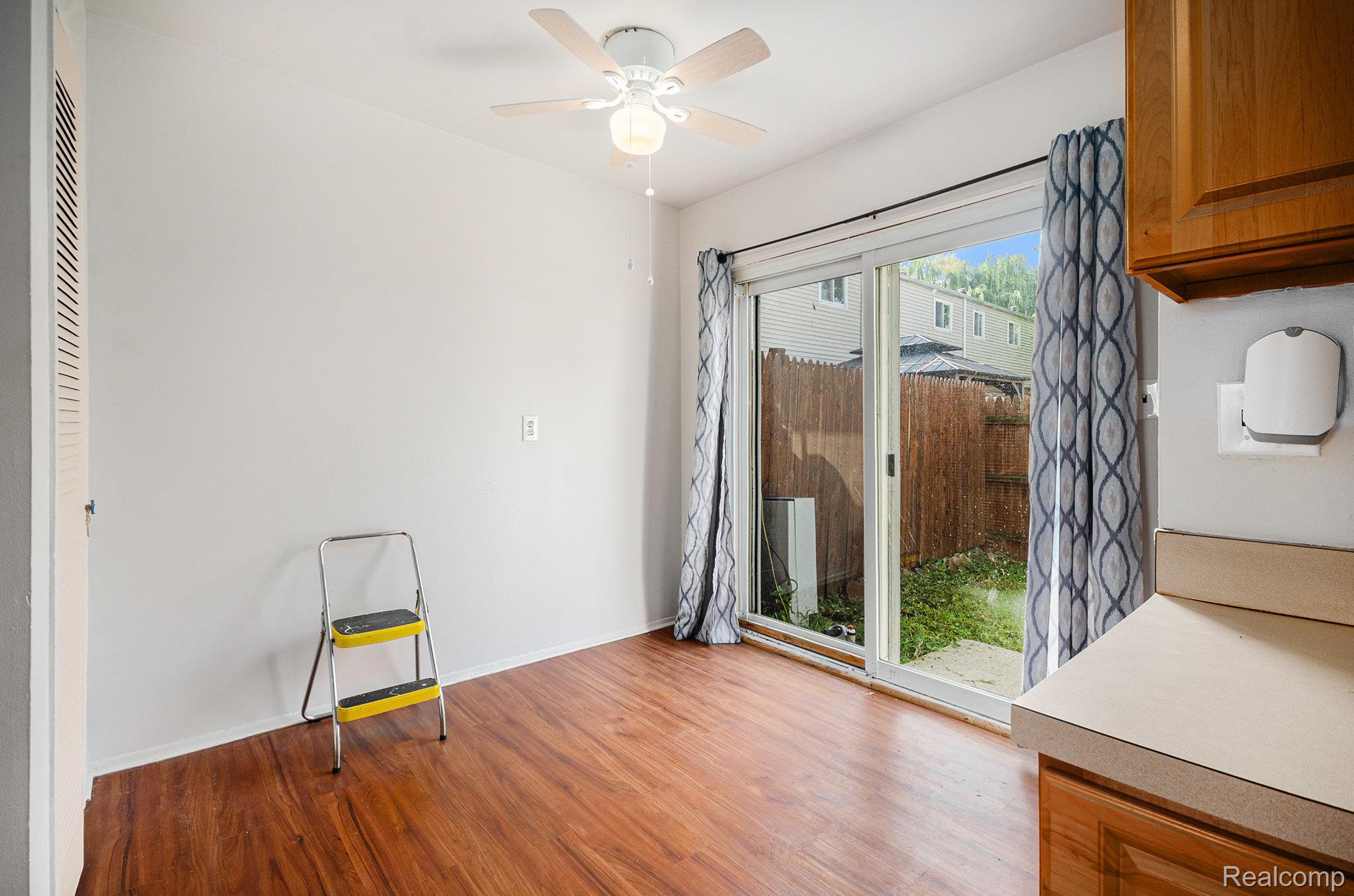 Roseville City, Michigan 48066, United States, 3 Bedrooms Bedrooms, ,2 BathroomsBathrooms,Residential,Active,192660