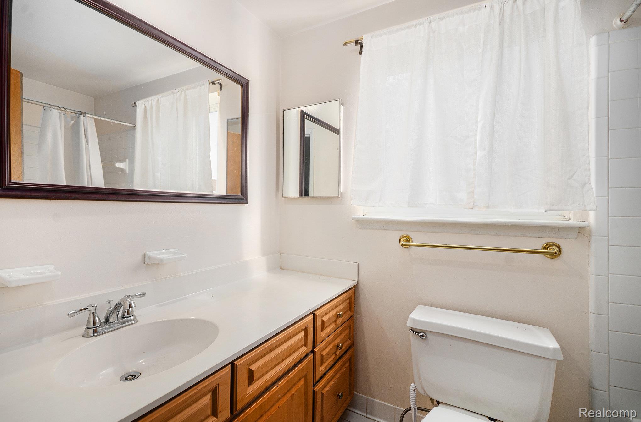 Roseville City, Michigan 48066, United States, 3 Bedrooms Bedrooms, ,2 BathroomsBathrooms,Residential,Active,192660