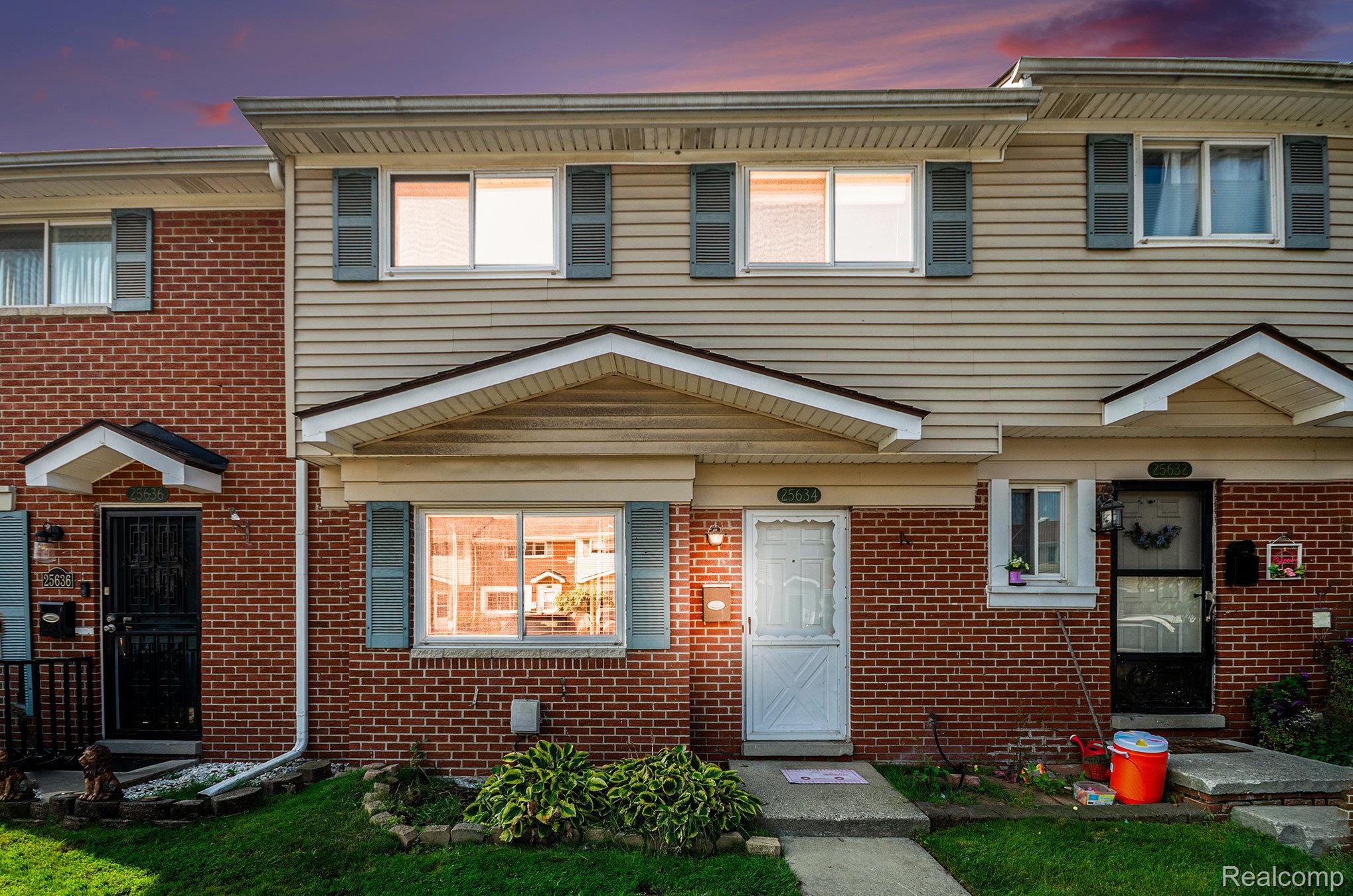 Roseville City, Michigan 48066, United States, 3 Bedrooms Bedrooms, ,2 BathroomsBathrooms,Residential,Active,192660