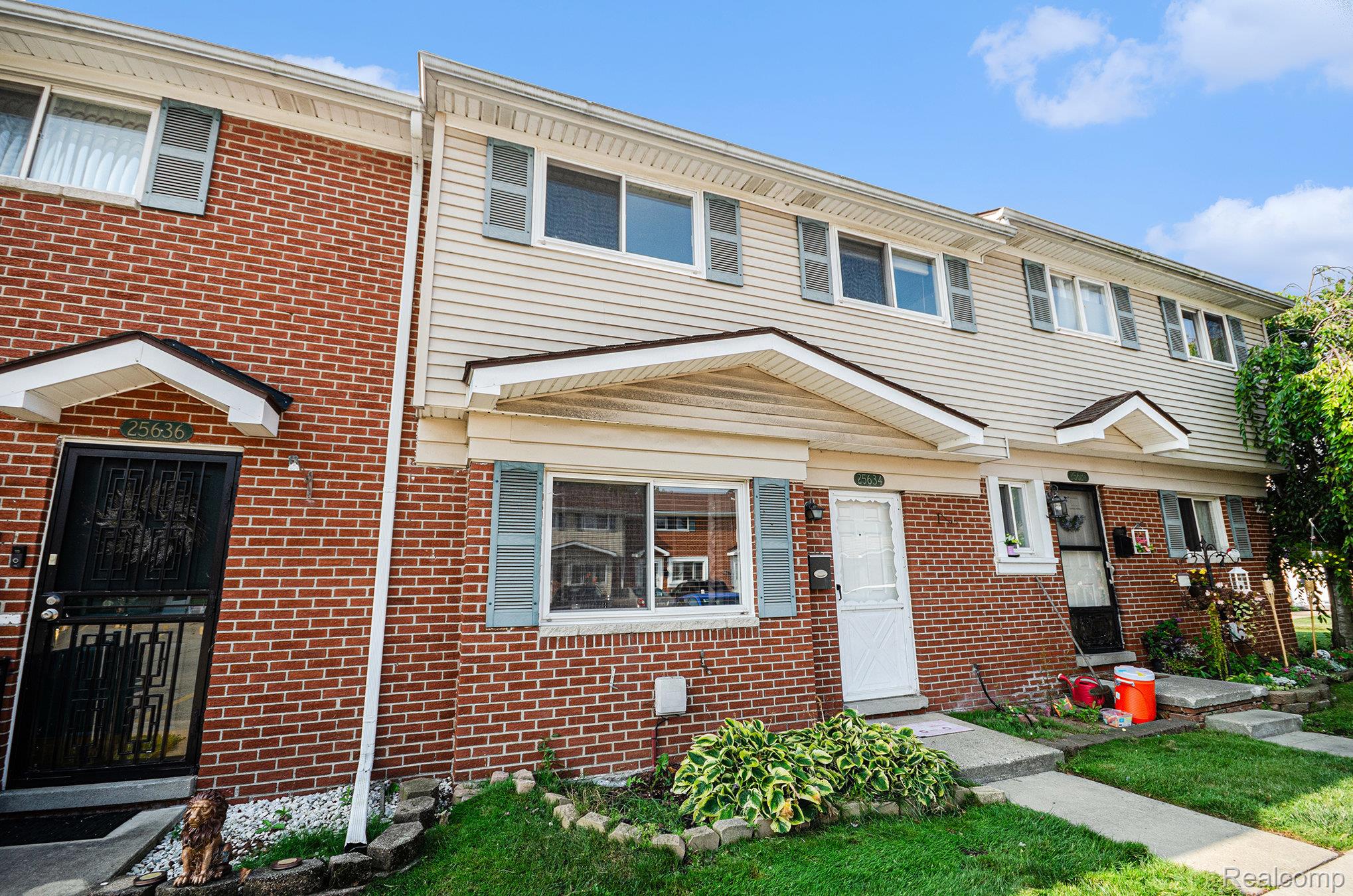 Roseville City, Michigan 48066, United States, 3 Bedrooms Bedrooms, ,2 BathroomsBathrooms,Residential,Active,192660