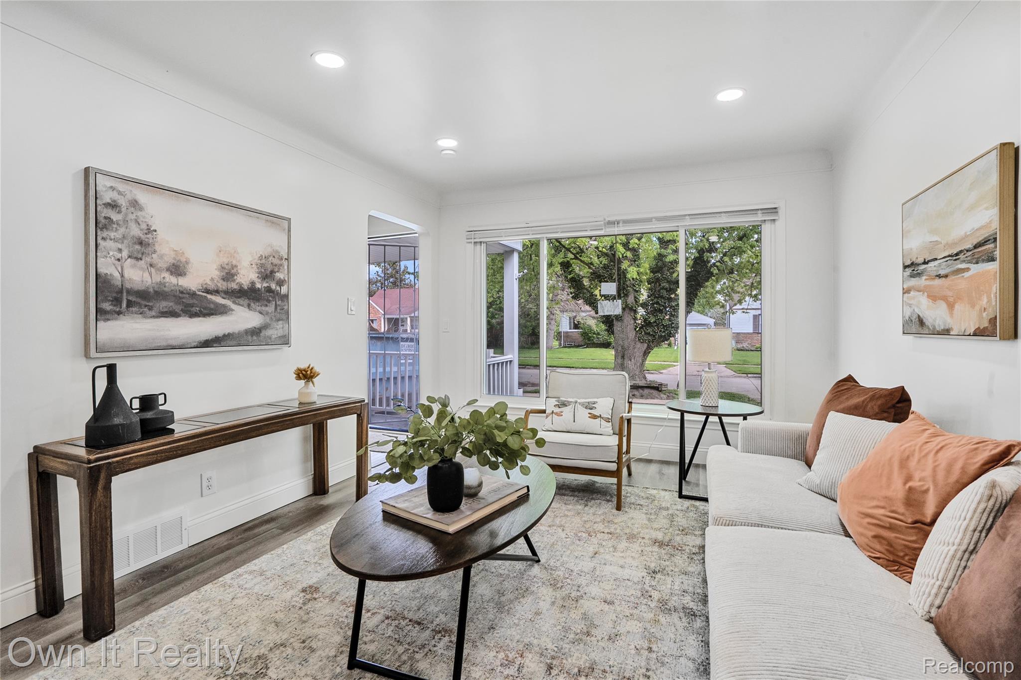 15961 Macarthur
