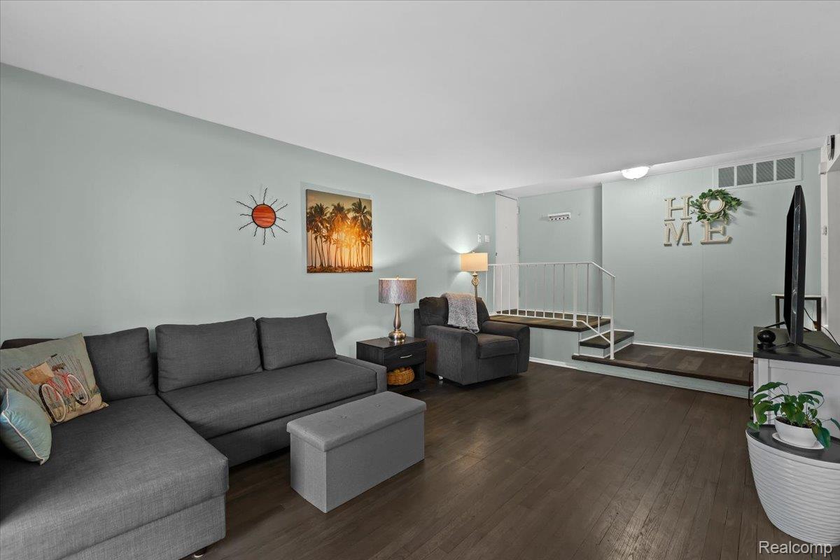 16539 Middlebelt Road 2