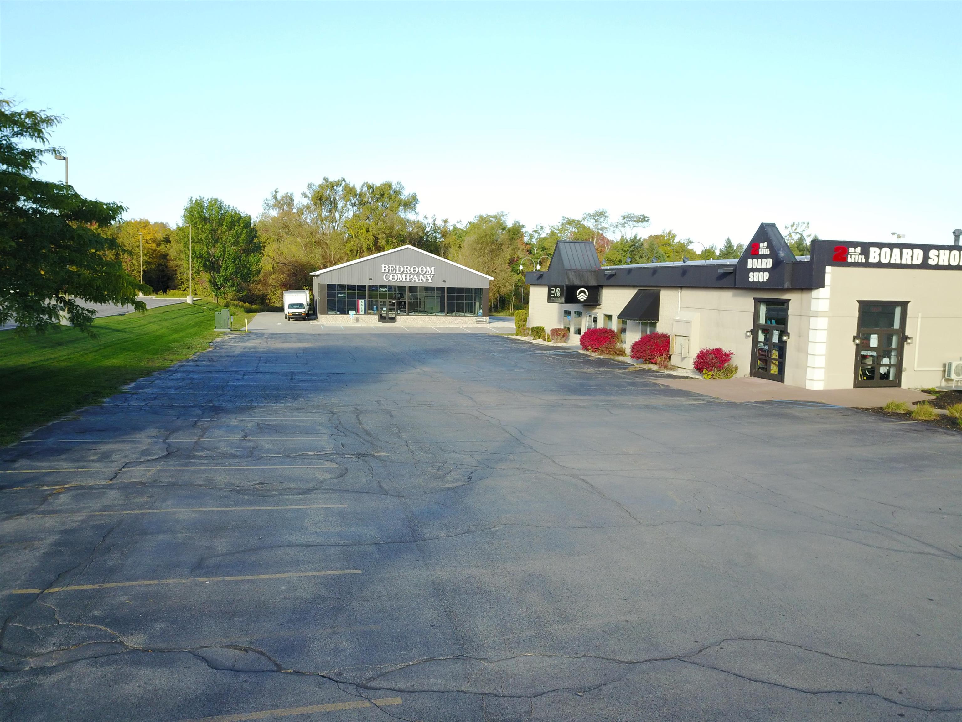 2751 N US-31 S