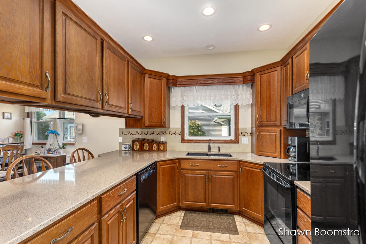 8105 Amber Crest Drive SW