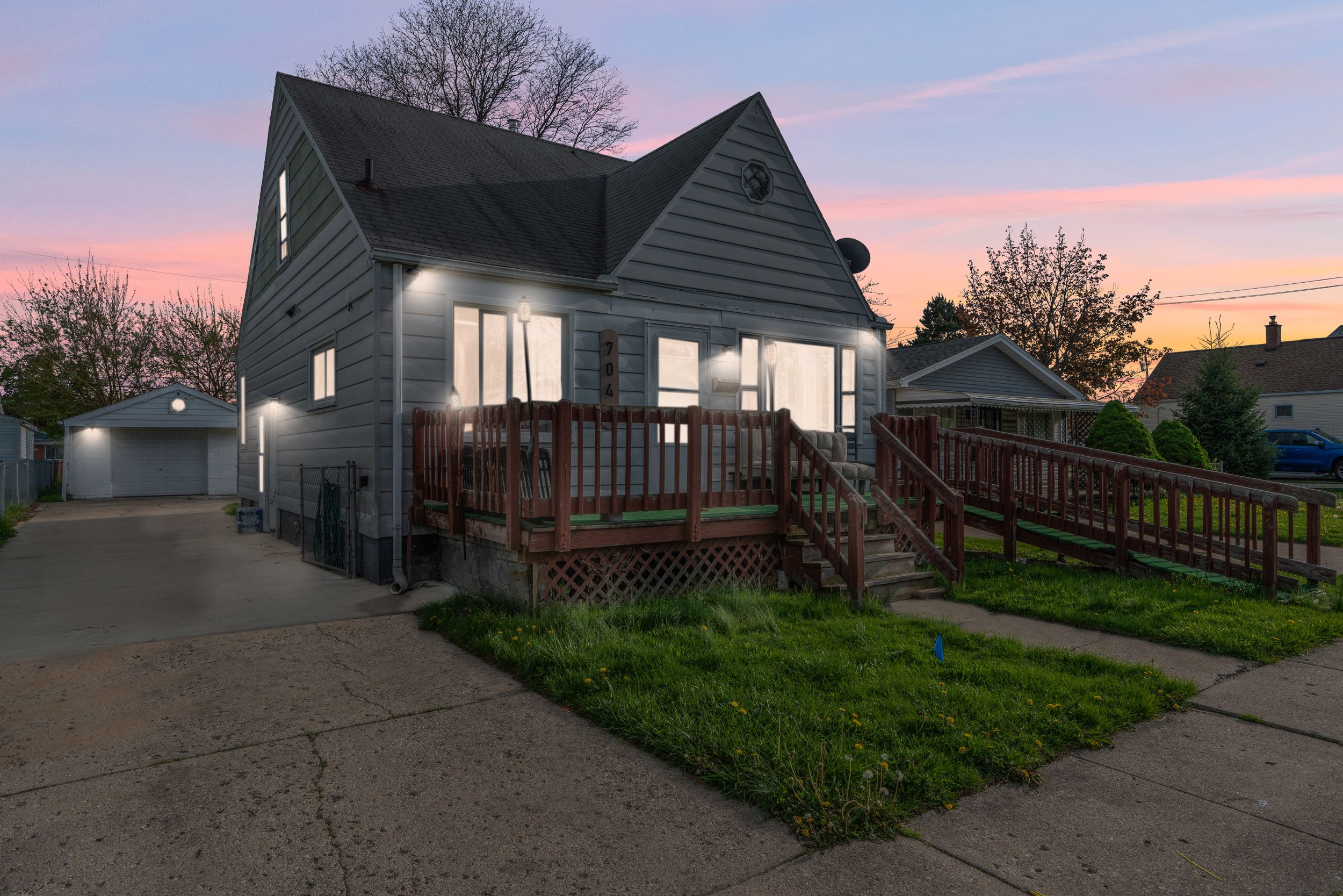 7044 CONTINENTAL Avenue