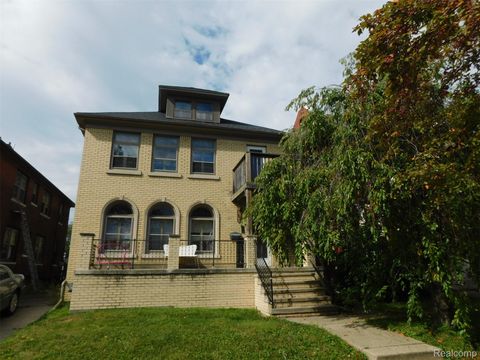 1059 Beaconsfield Avenue Grosse Pointe Park City MI 48230