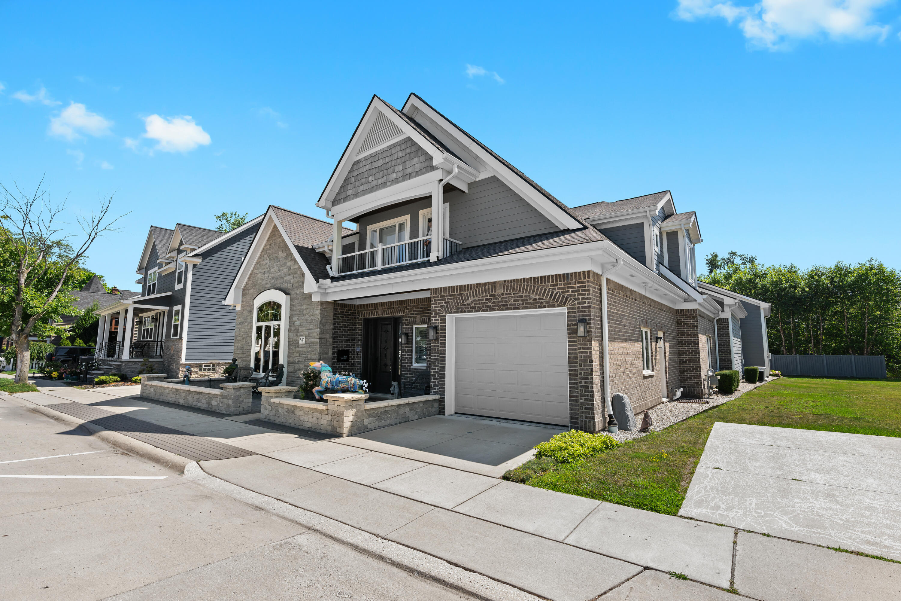 543 Deer Street