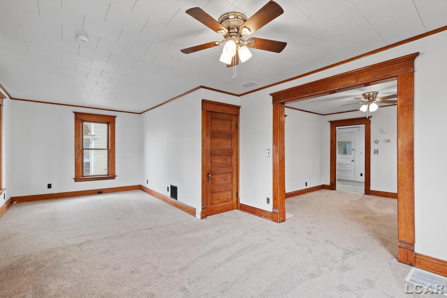 415 W Beecher Street