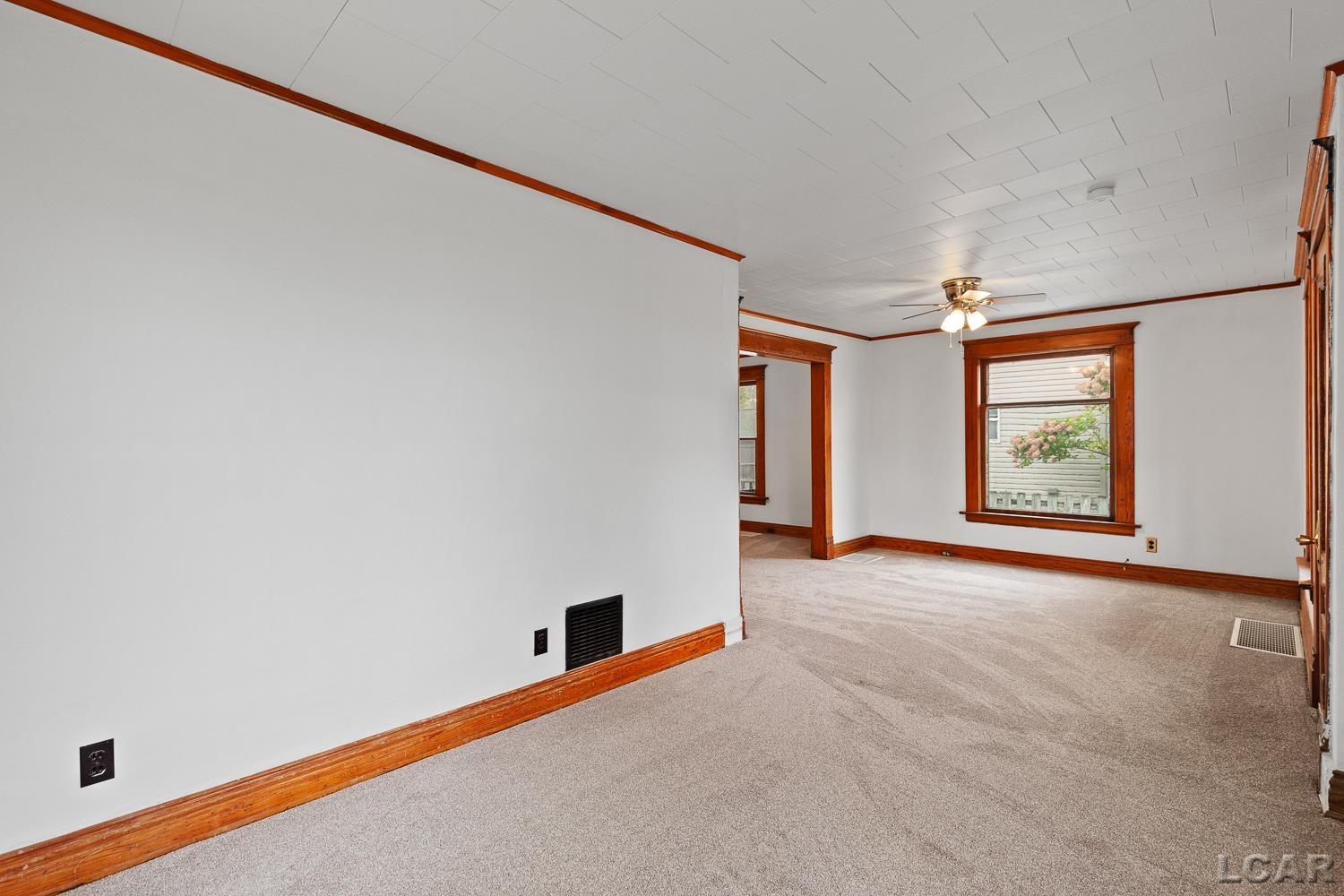 415 W Beecher Street