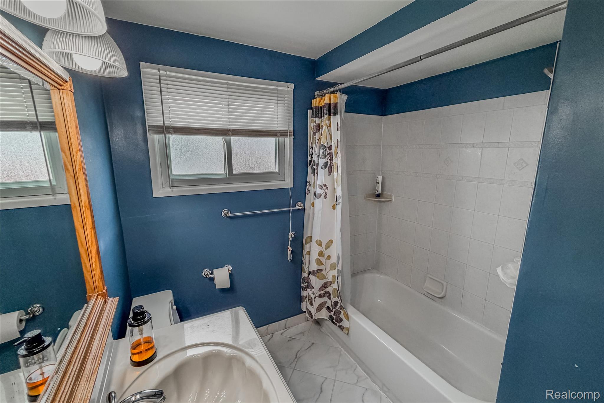 Fraser, Michigan 48026, United States, 3 Bedrooms Bedrooms, ,2 BathroomsBathrooms,Residential,Active,251415