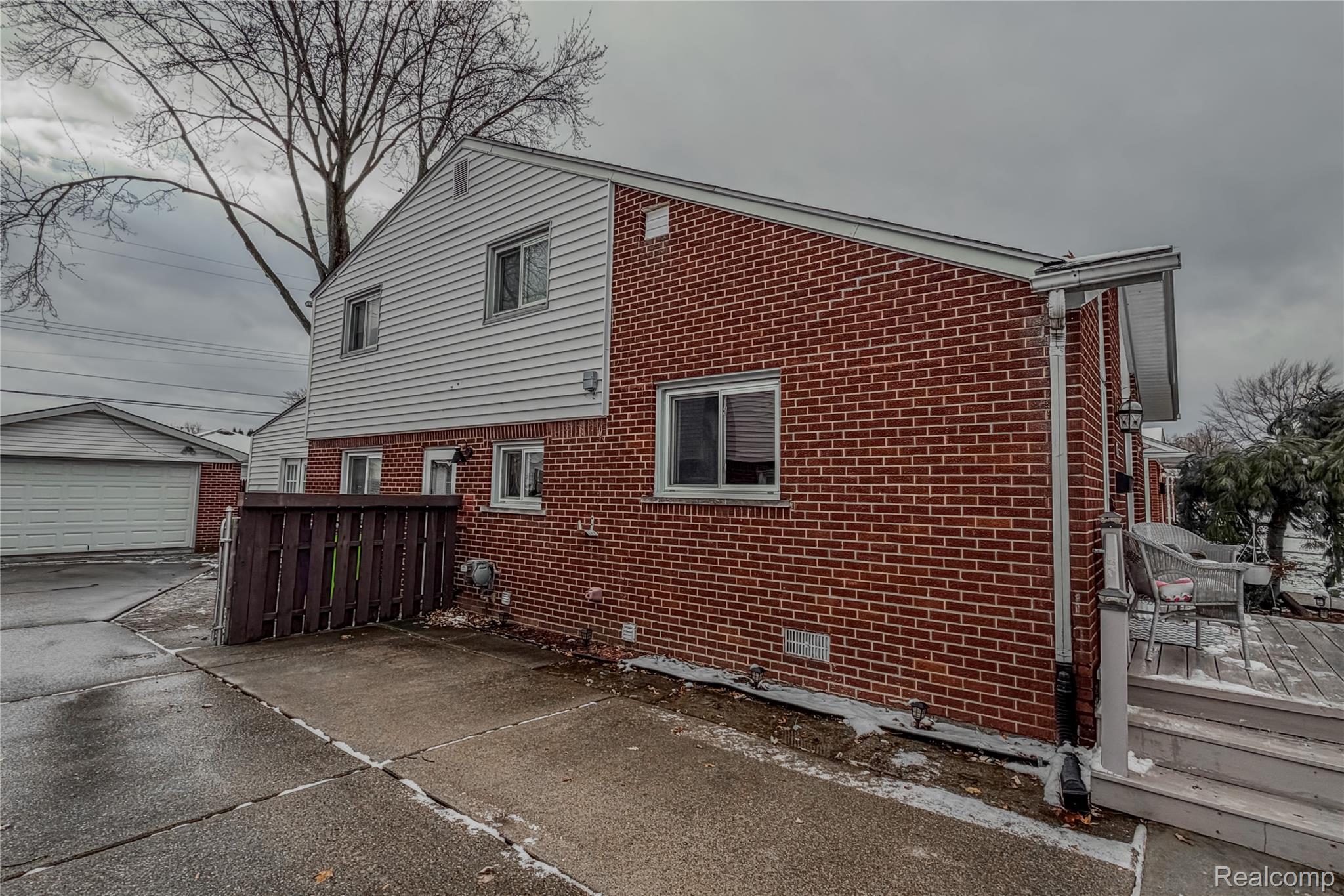 Fraser, Michigan 48026, United States, 3 Bedrooms Bedrooms, ,2 BathroomsBathrooms,Residential,Active,251415