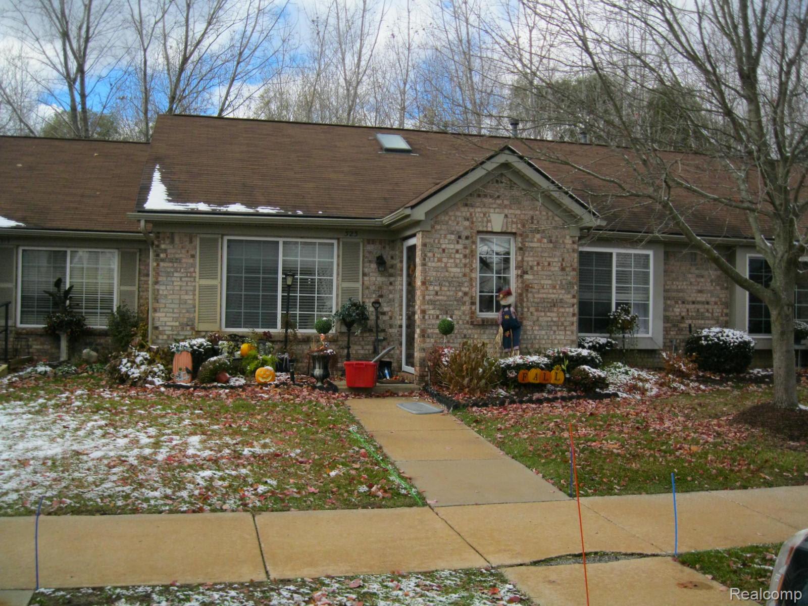 323 Countryside Court