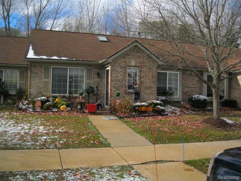 323 Countryside Court Highland Charter Township MI 48357