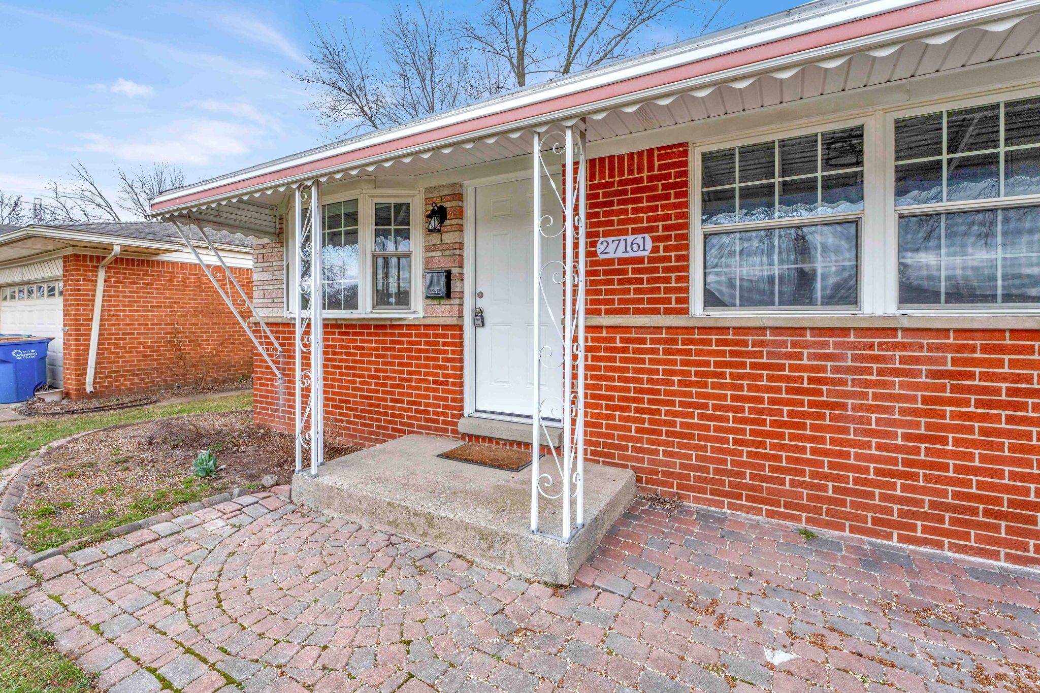 27161 Huntington Drive