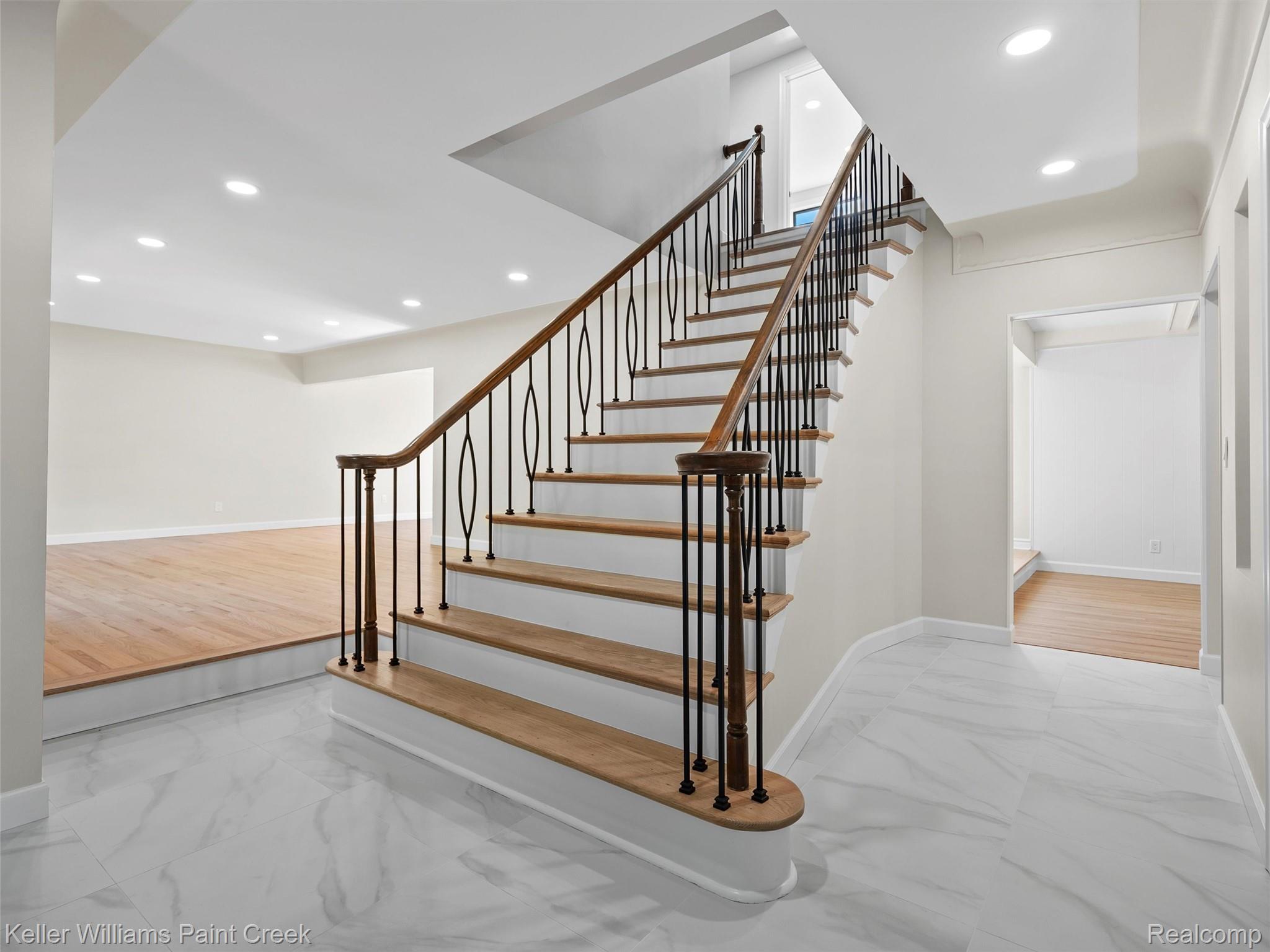 5925 Oakland Valley Drive